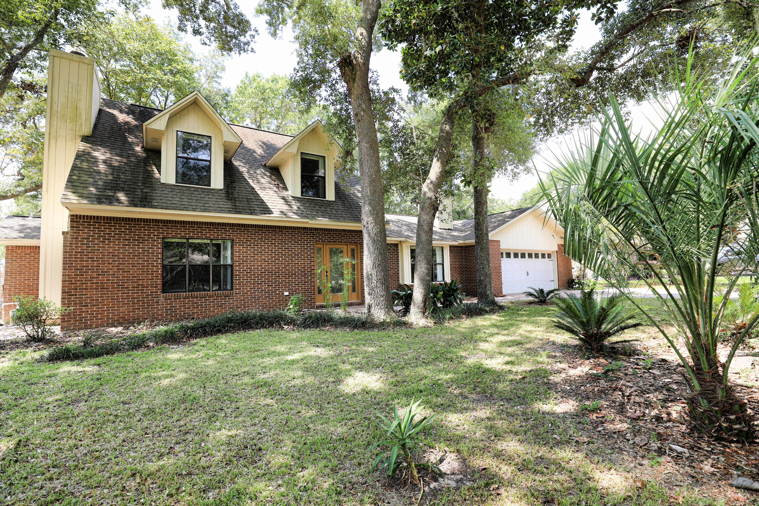 LAKE PIPPIN - Residential