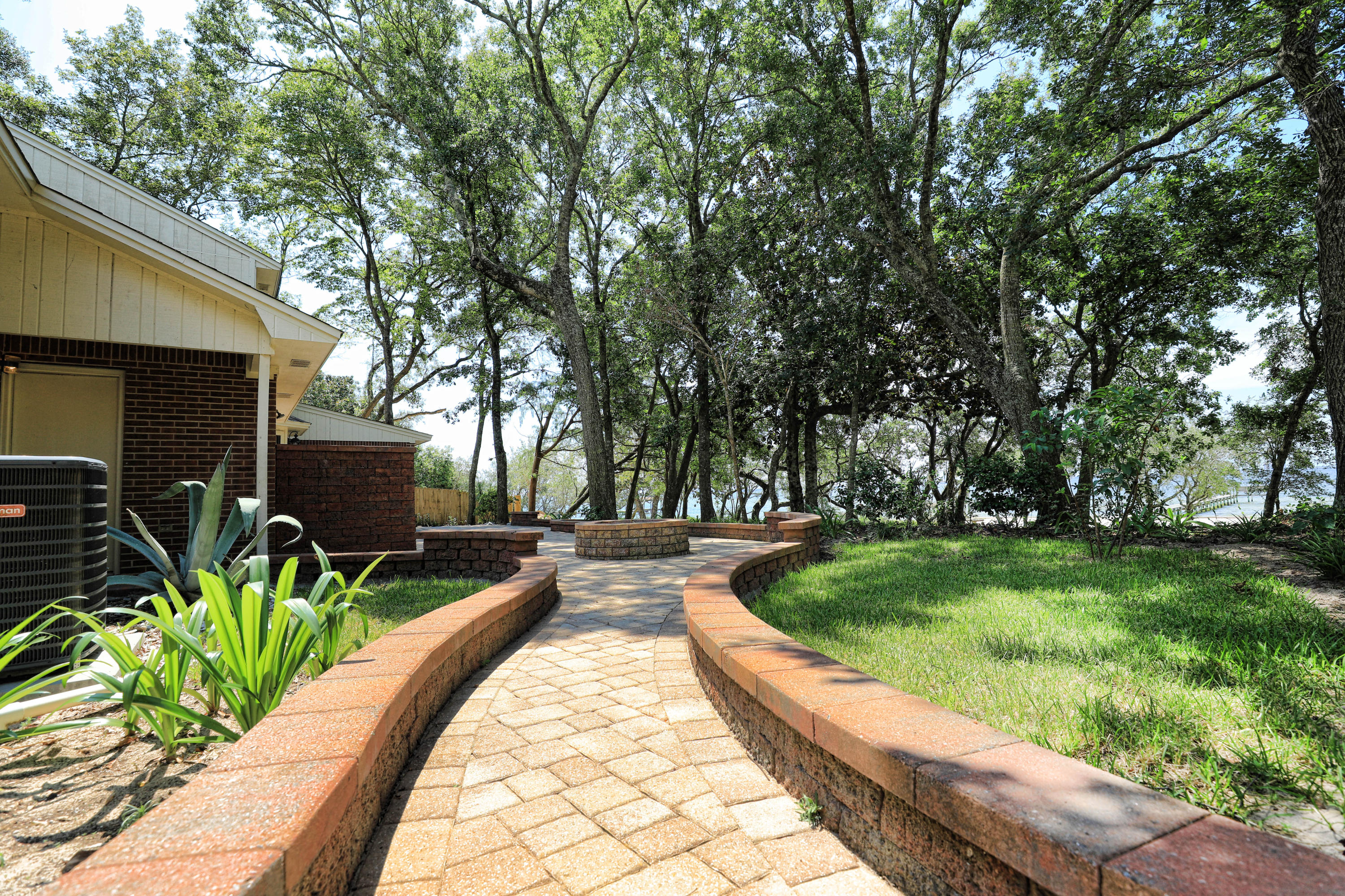 LAKE PIPPIN - Residential