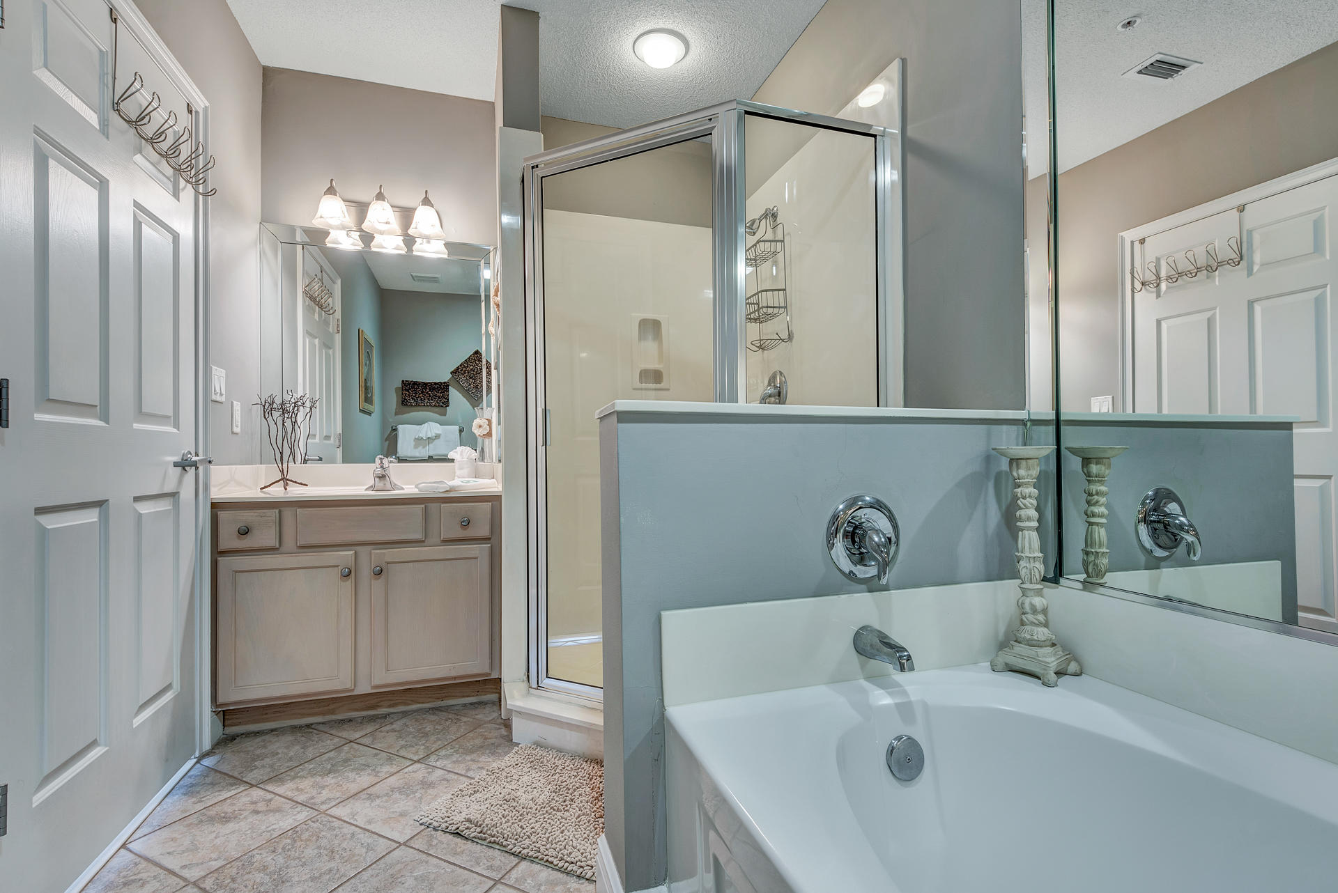 WATERS EDGE - Residential