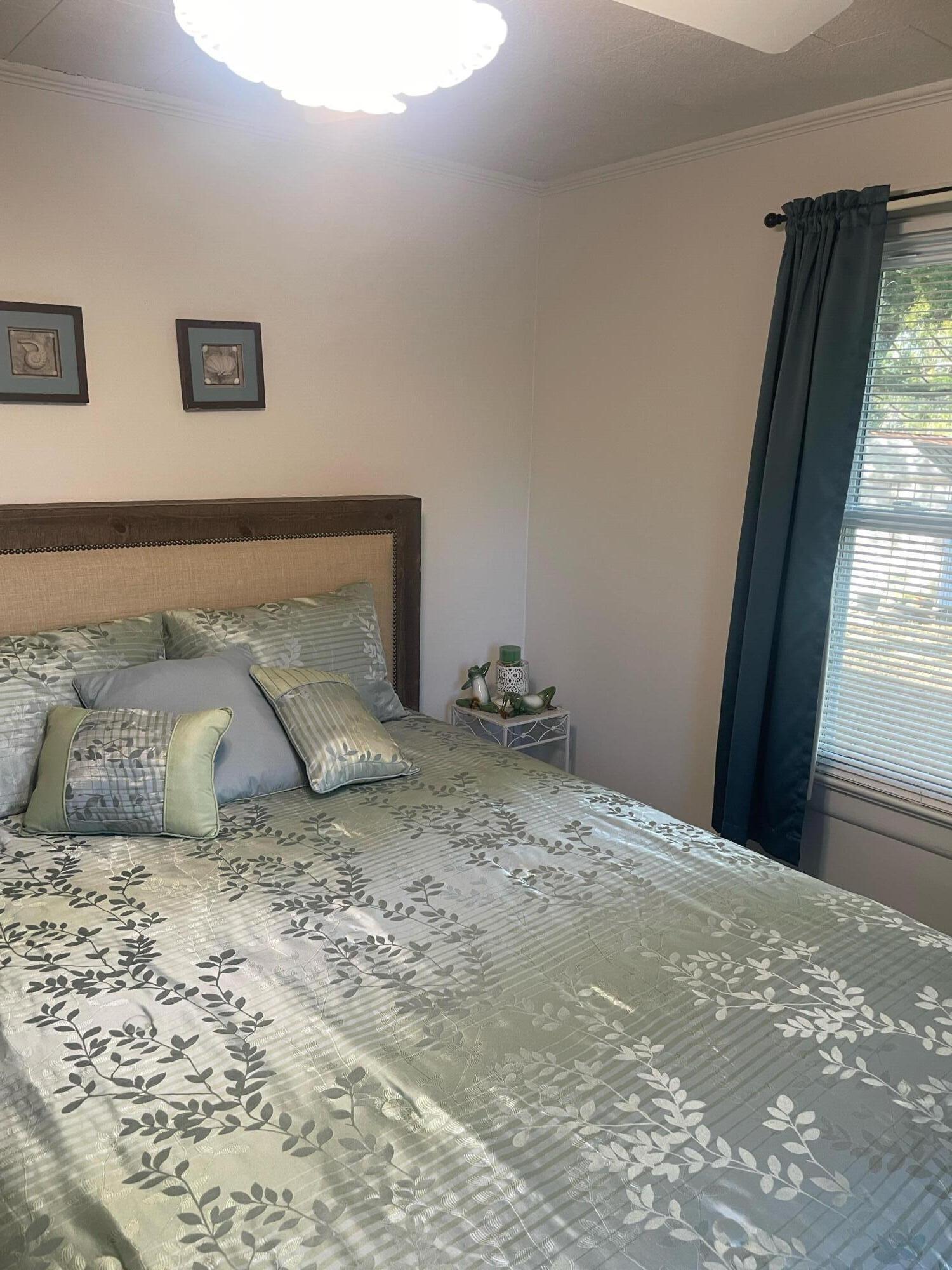 25 - Crestview Area - Residential