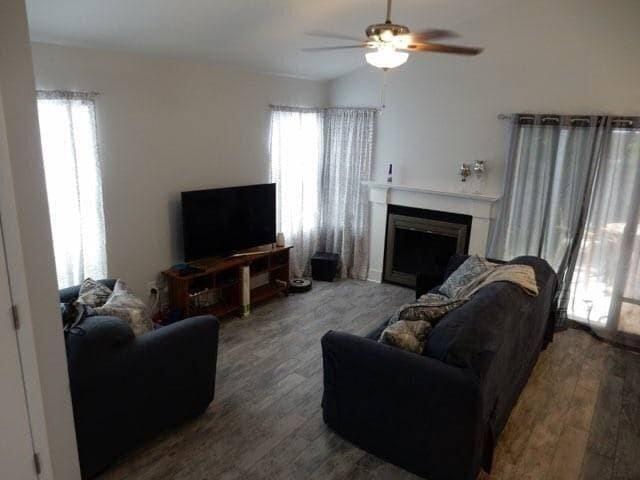 PARKWOOD AT BLUEWATER BAY - Residential Lease