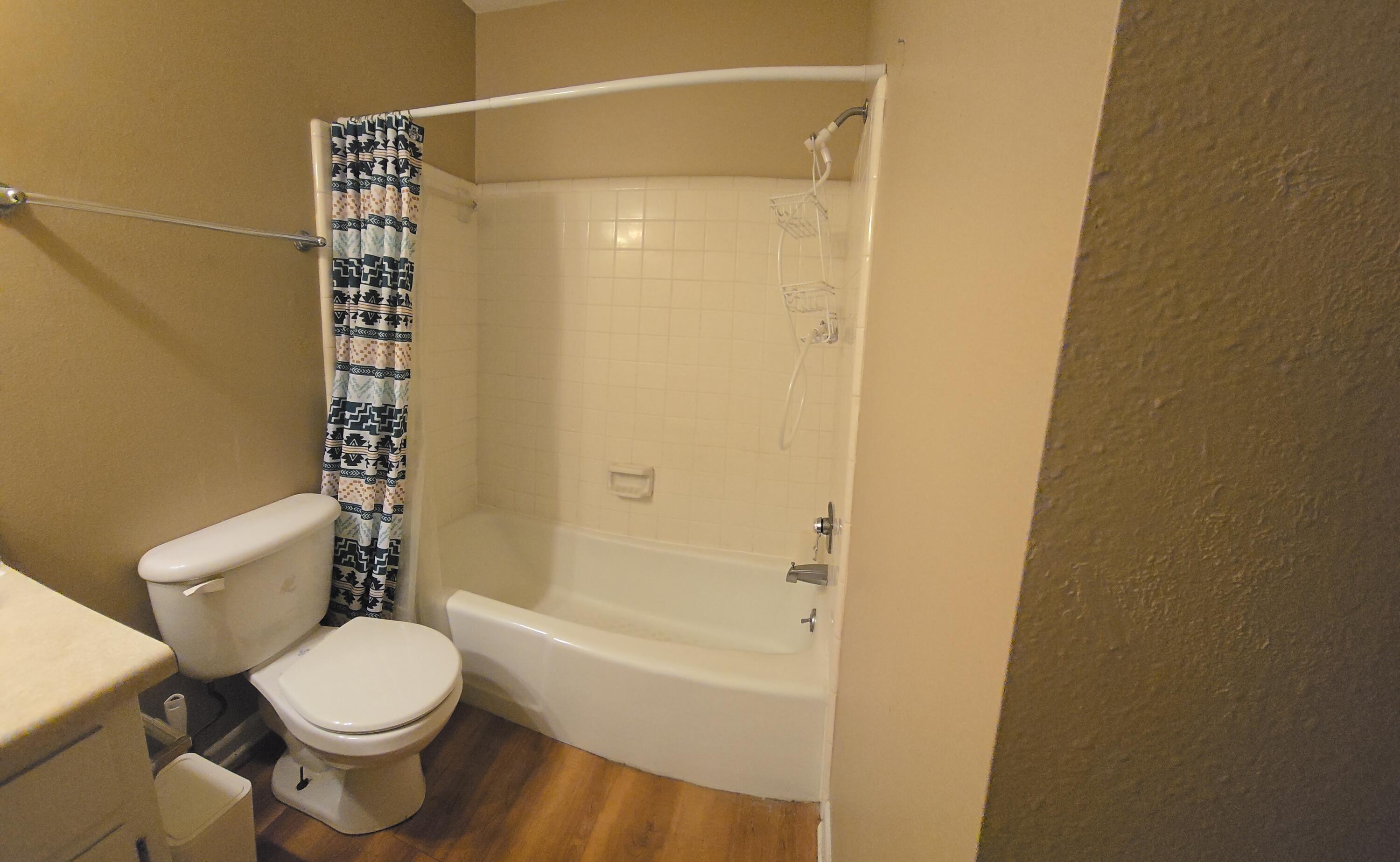 PORT DIXIE - Residential Lease