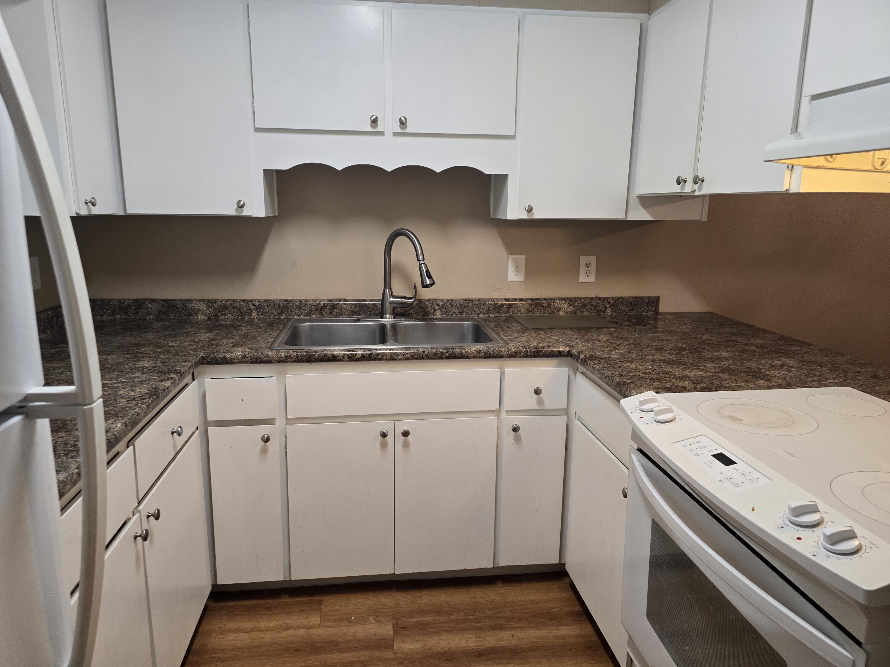 PORT DIXIE - Residential Lease