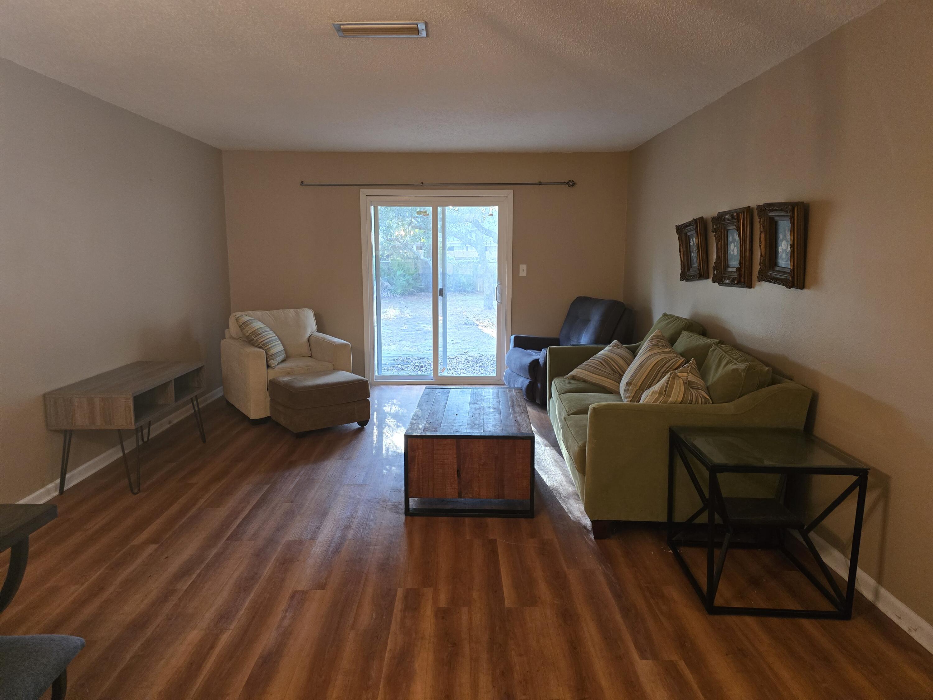 PORT DIXIE - Residential Lease