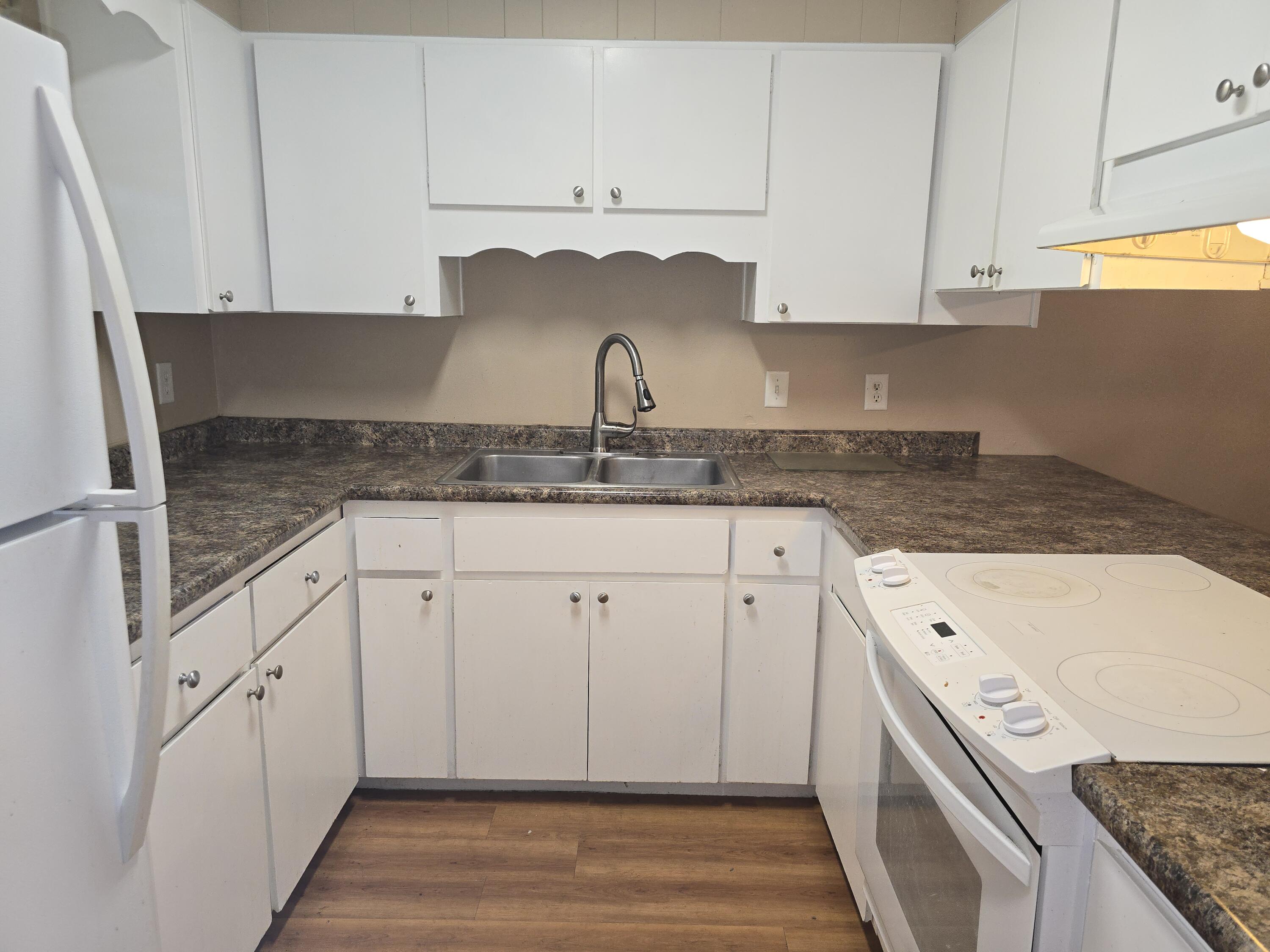 PORT DIXIE - Residential Lease
