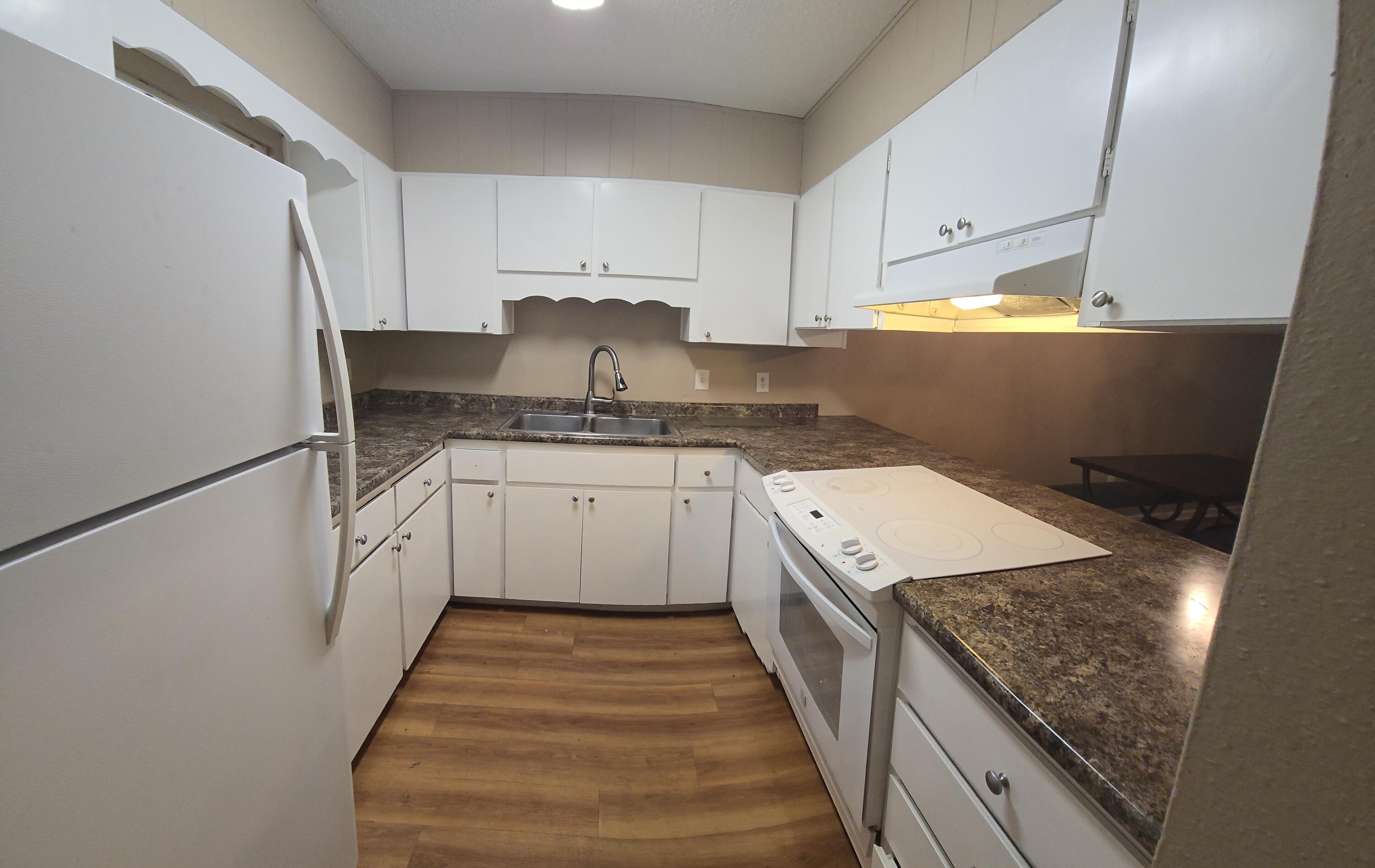 PORT DIXIE - Residential Lease