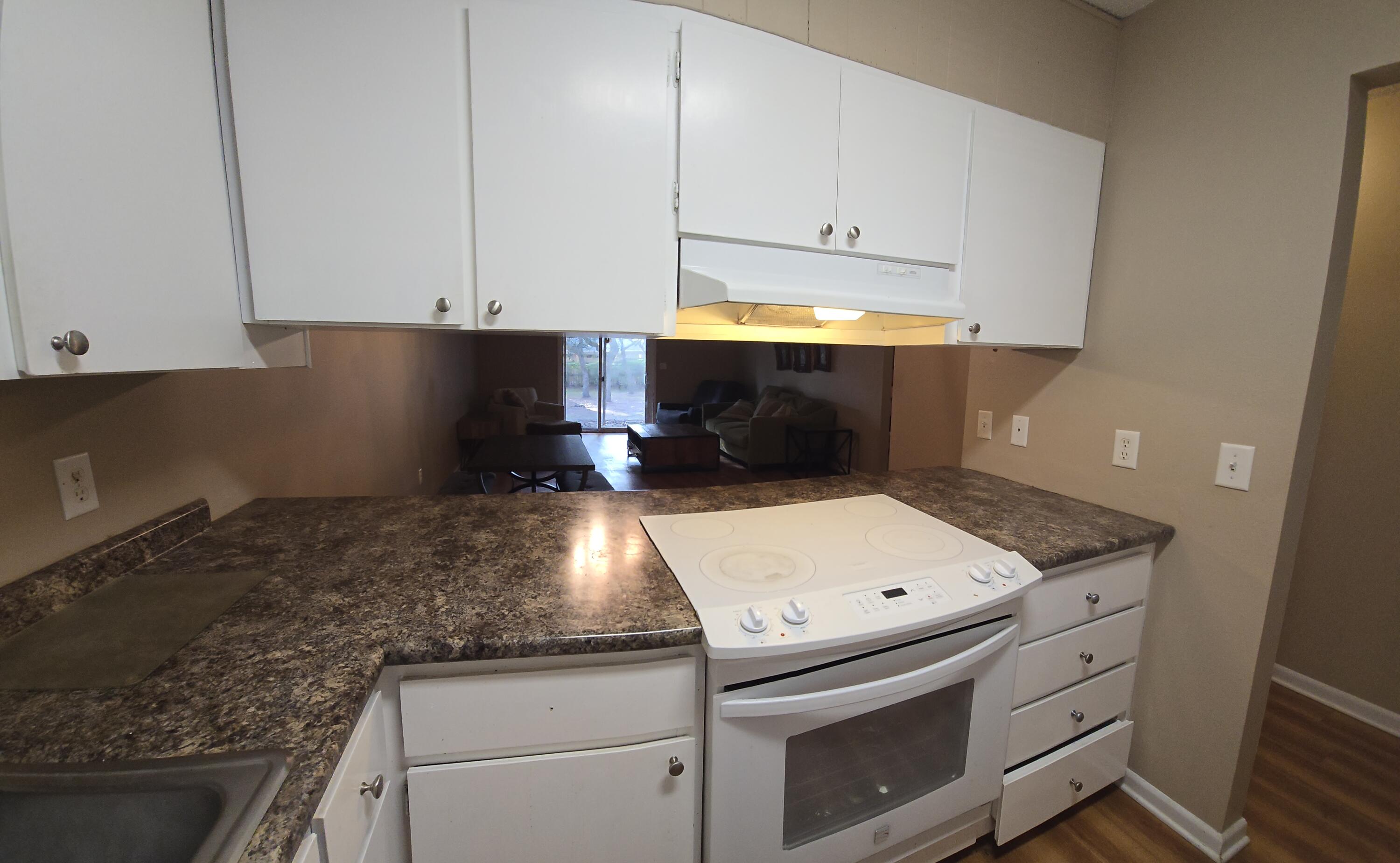 PORT DIXIE - Residential Lease