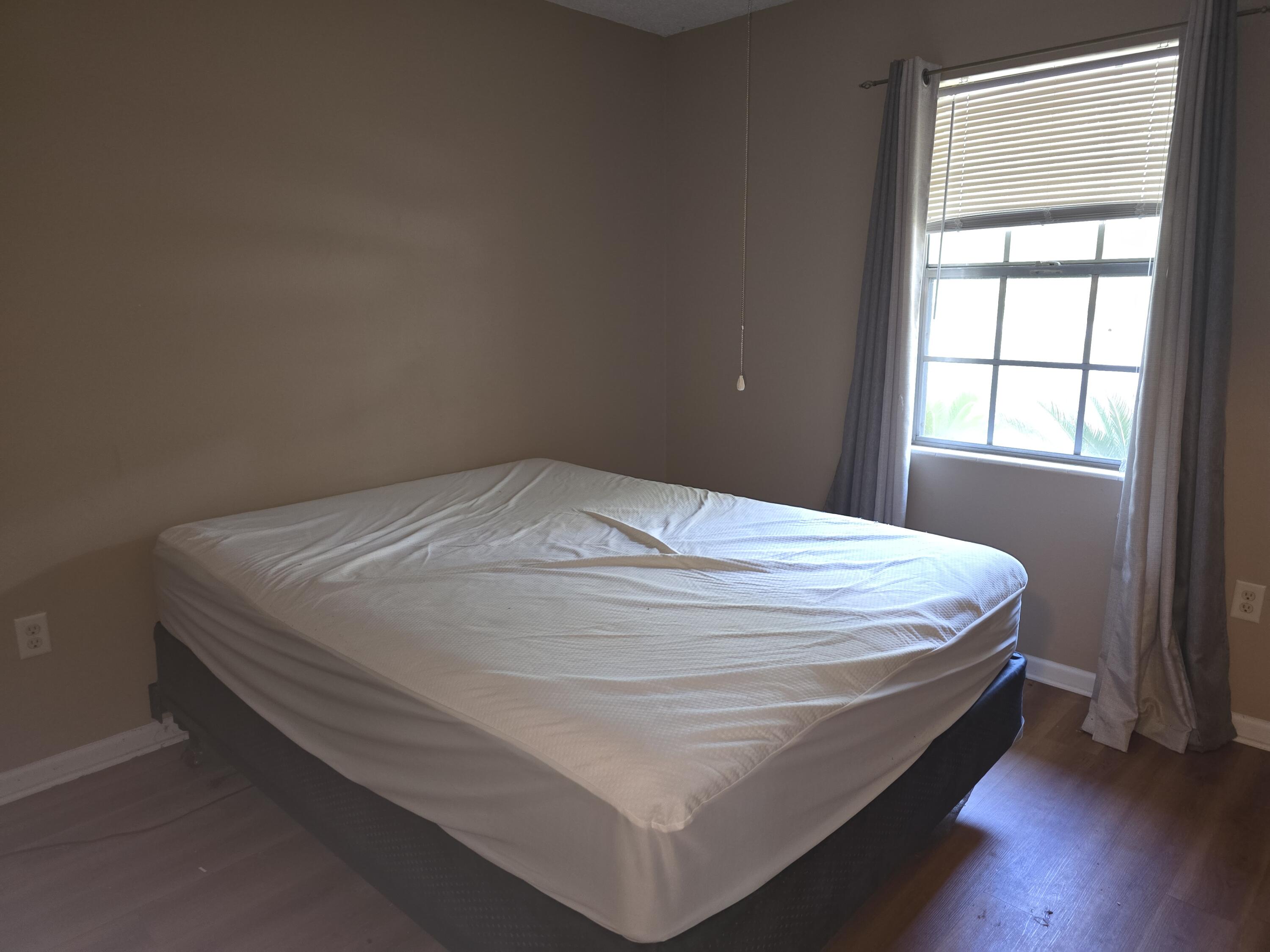 PORT DIXIE - Residential Lease