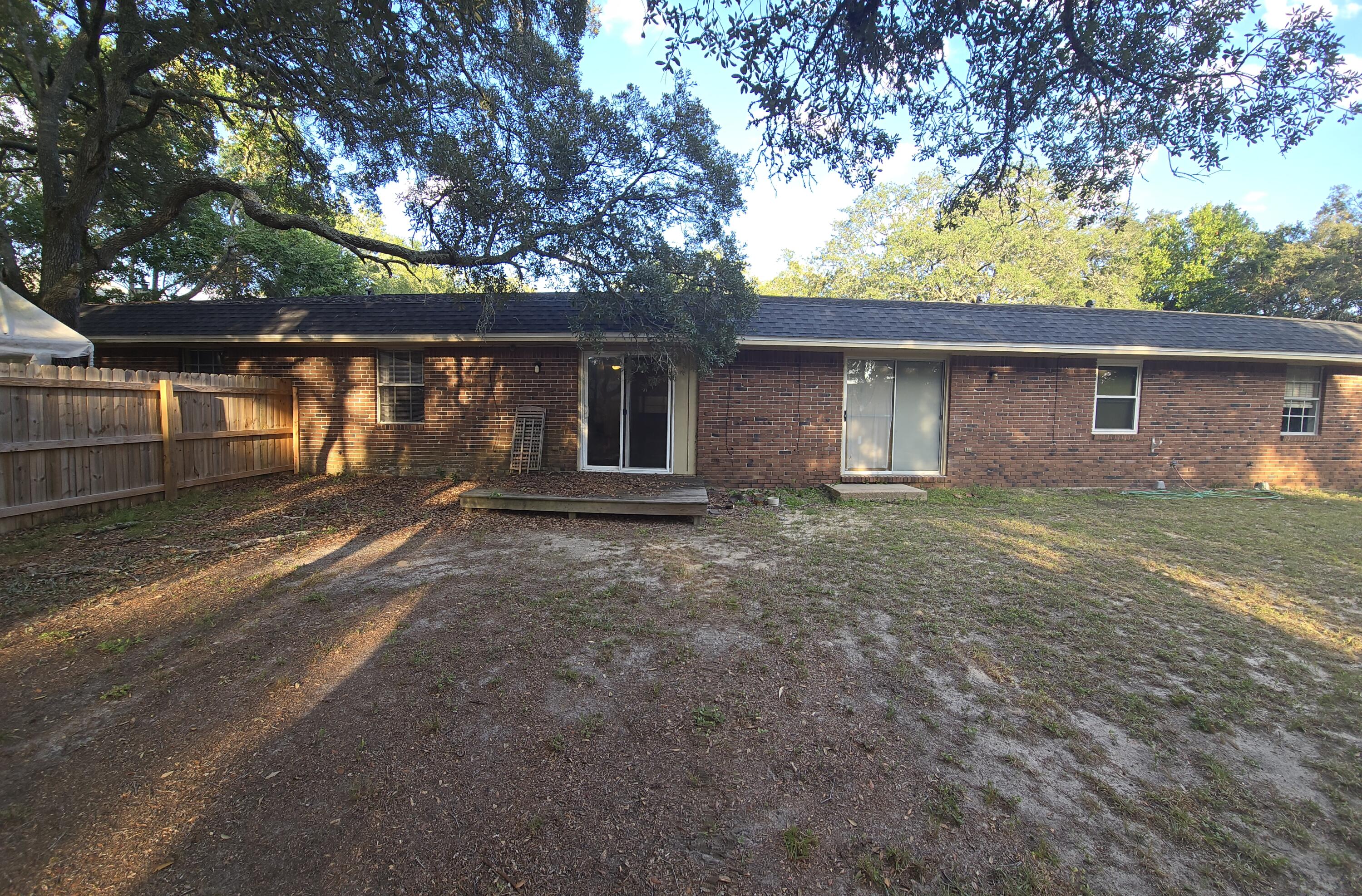 PORT DIXIE - Residential Lease