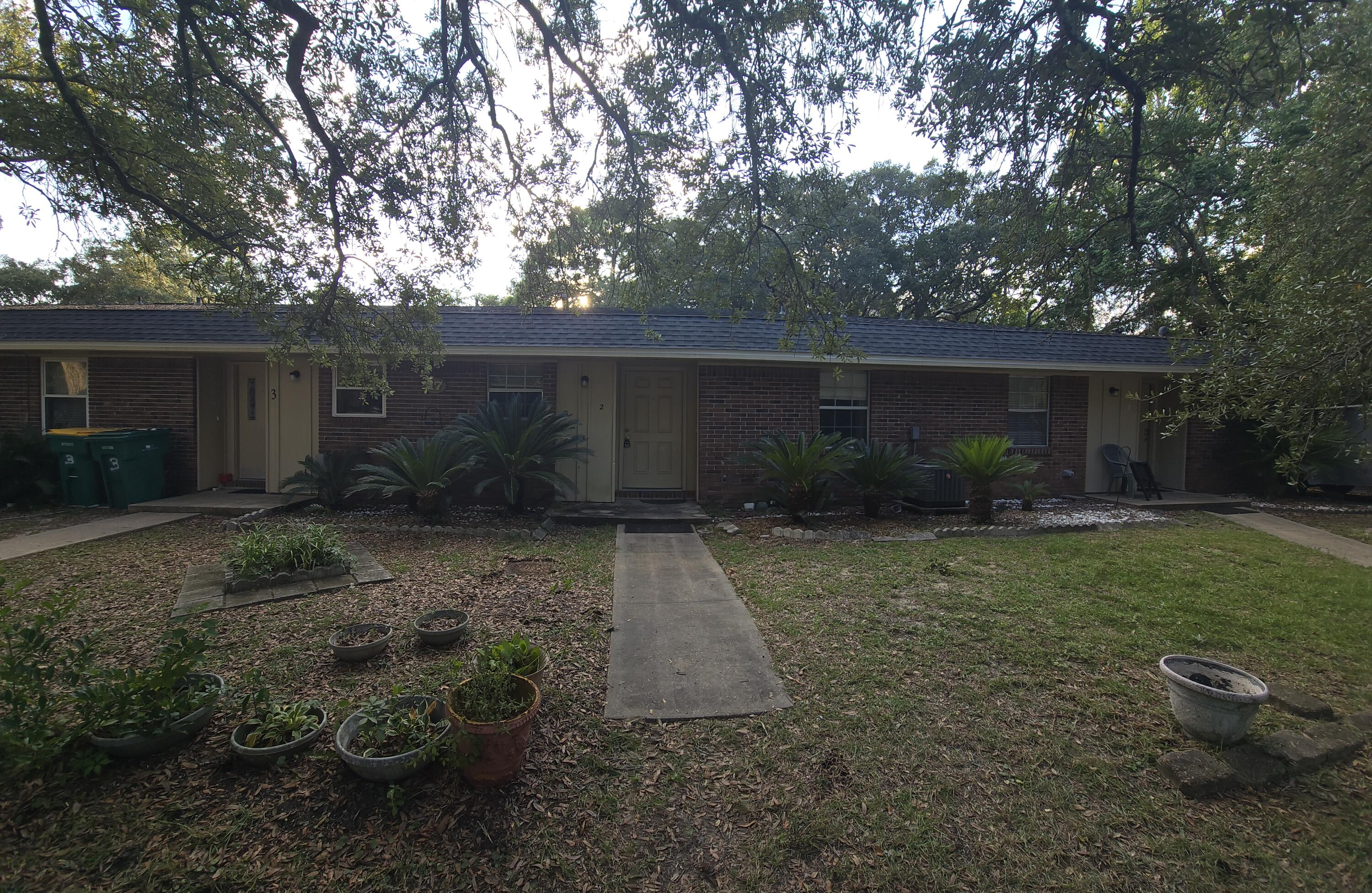 PORT DIXIE - Residential Lease