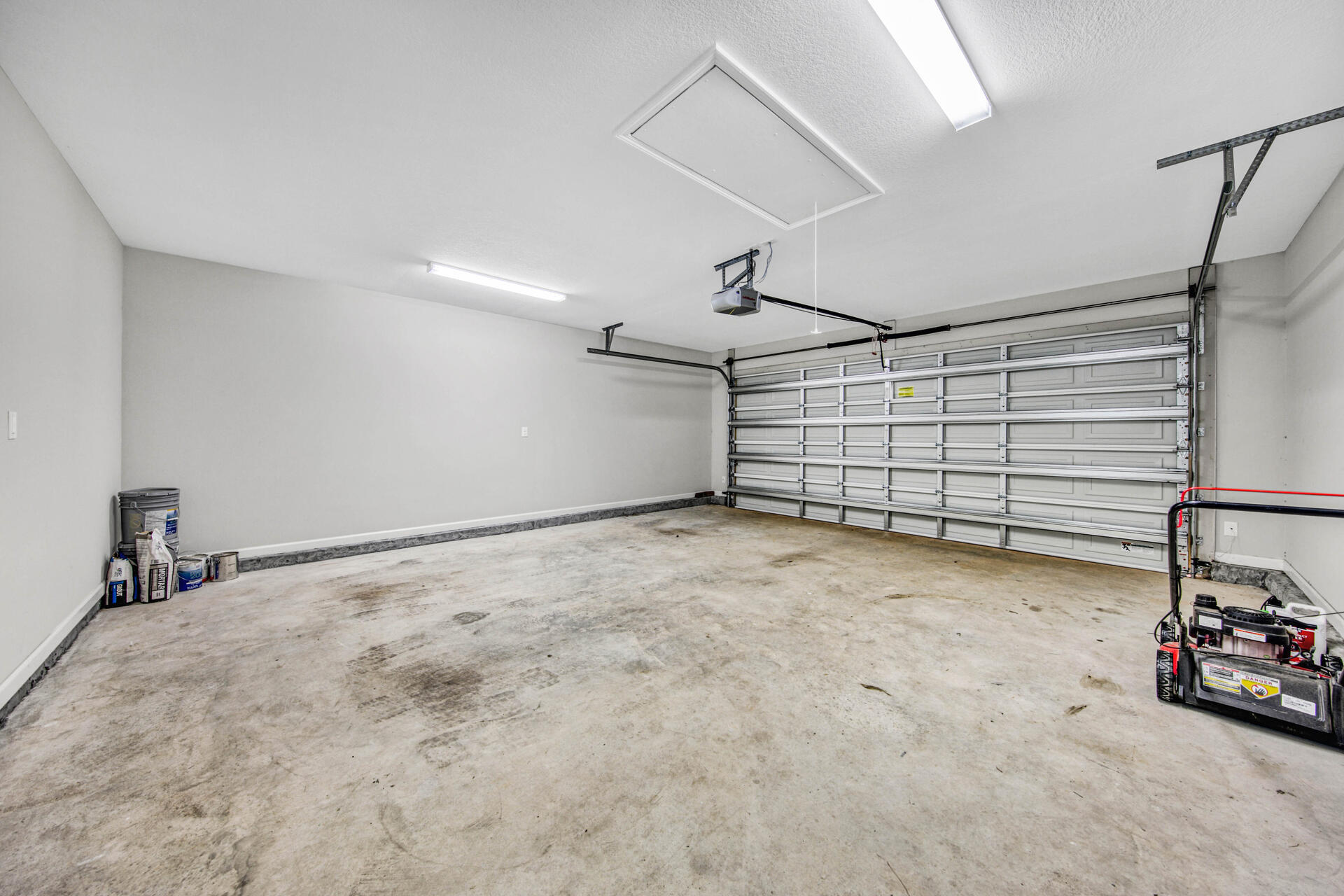 SPRING HILL ESTATES - Residential