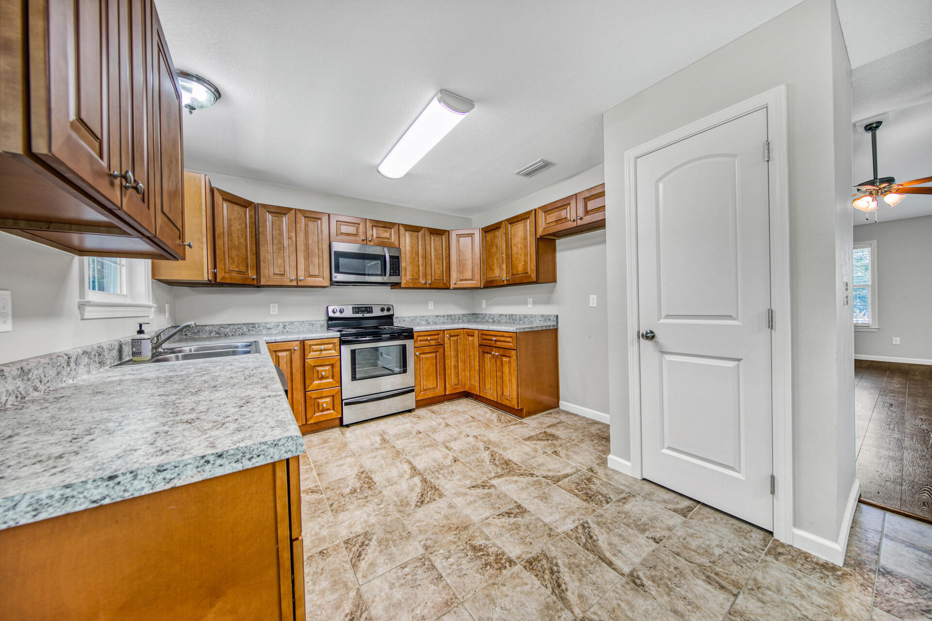 SPRING HILL ESTATES - Residential