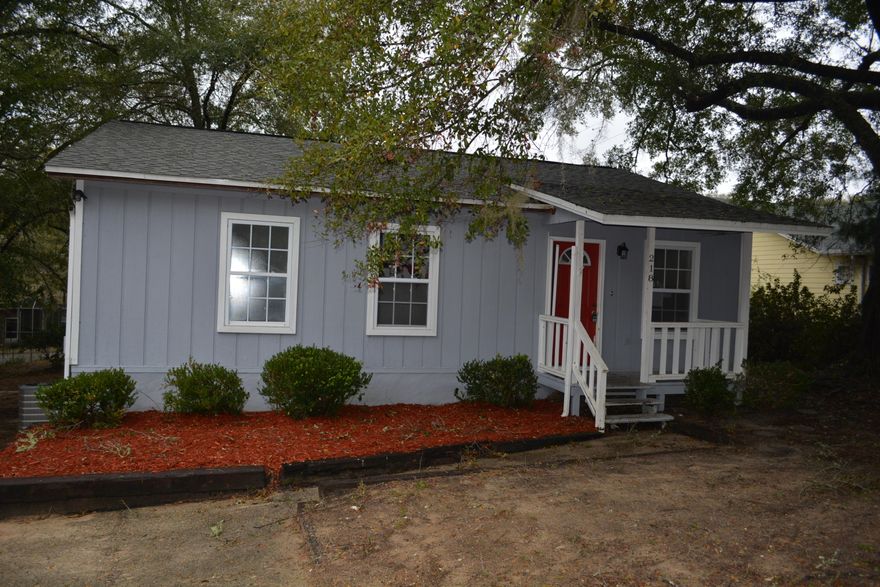 REO. This 3 bedroom home is centrally located in the wonderful city of Niceville!. Living Area is open to the kitchen area. Nice sized yard with mature trees and a large deck. Within Walking distance to Elementary School. Call for more information!