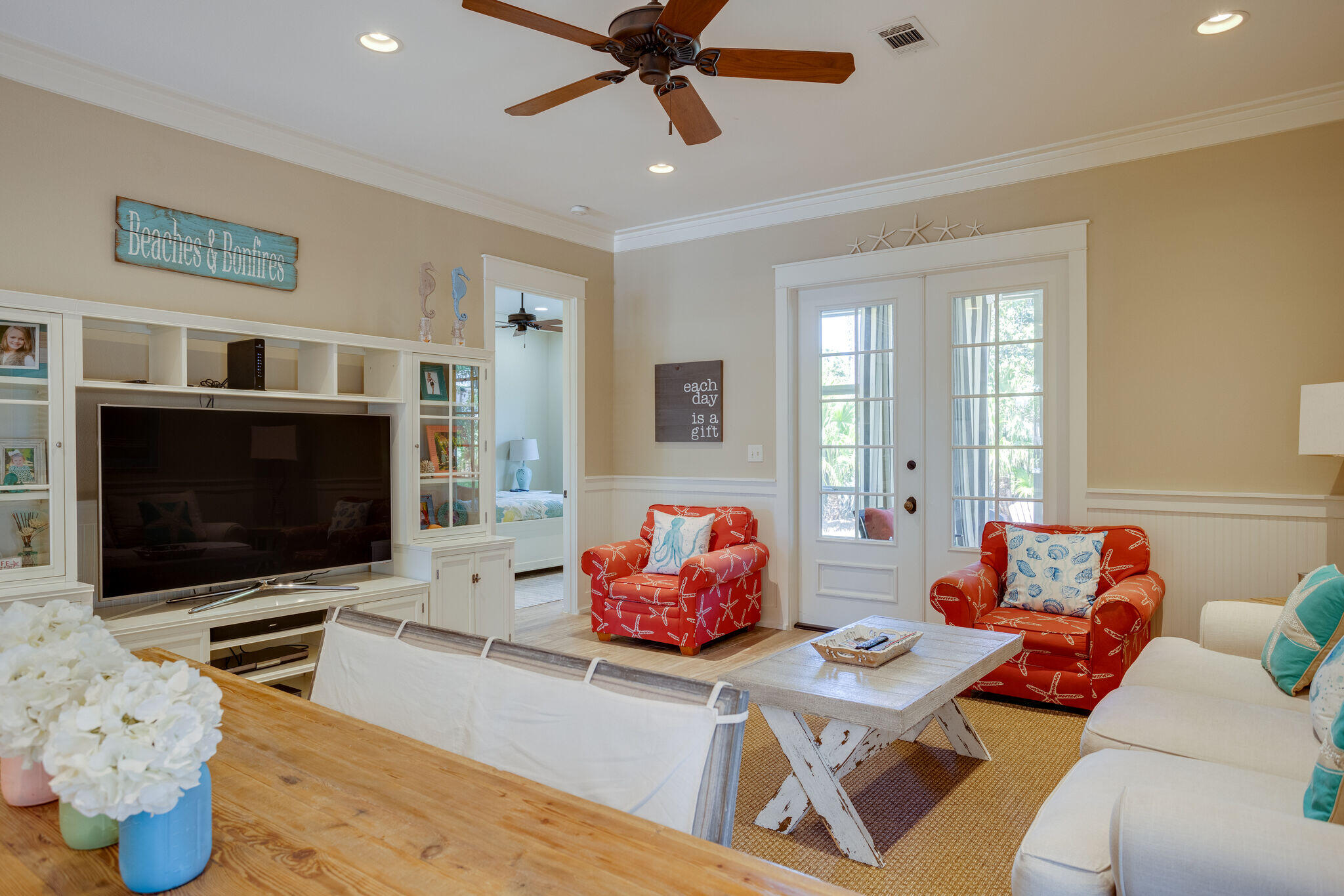 BUNGALOS AT SANDESTIN - Residential