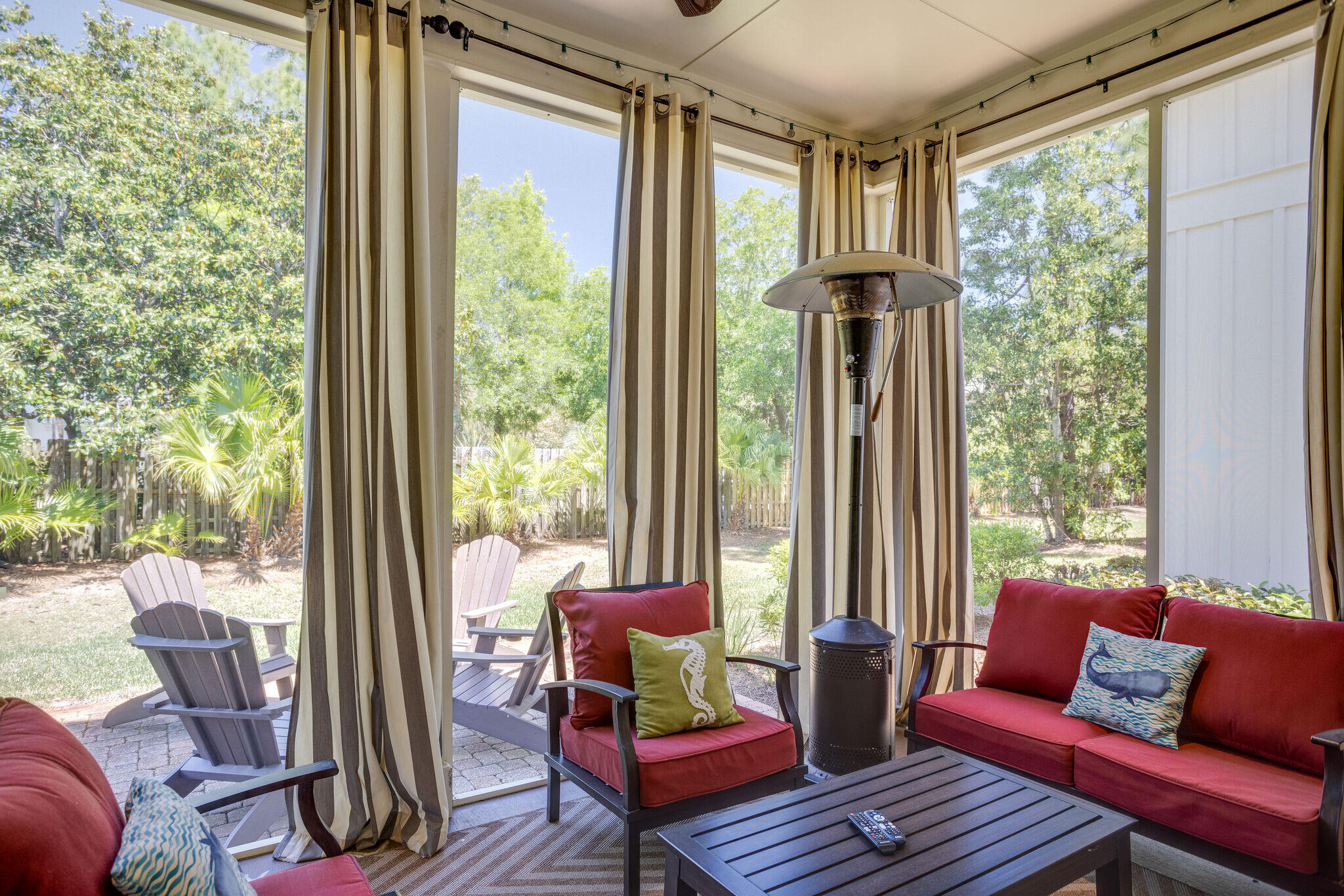 BUNGALOS AT SANDESTIN - Residential