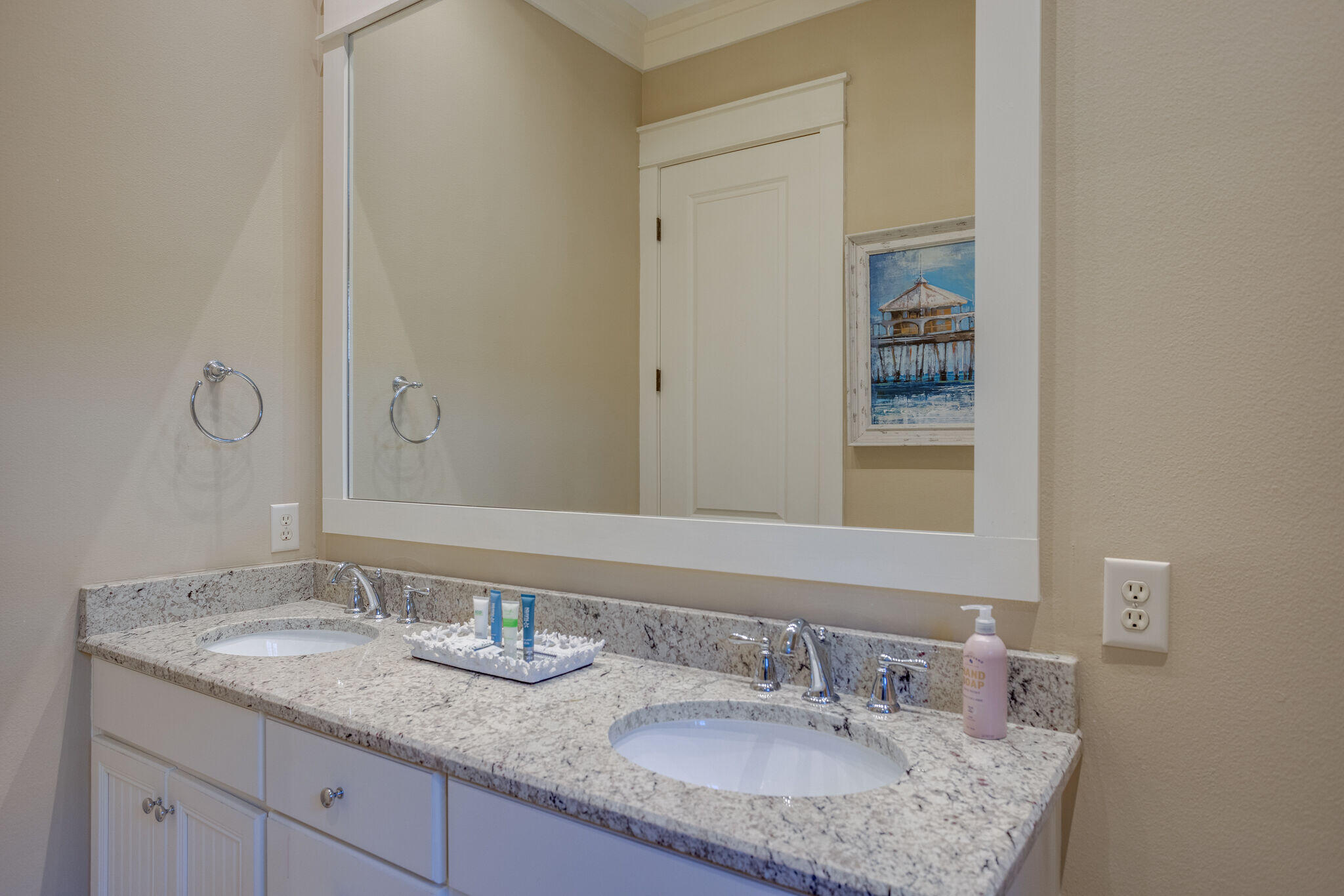 BUNGALOS AT SANDESTIN - Residential