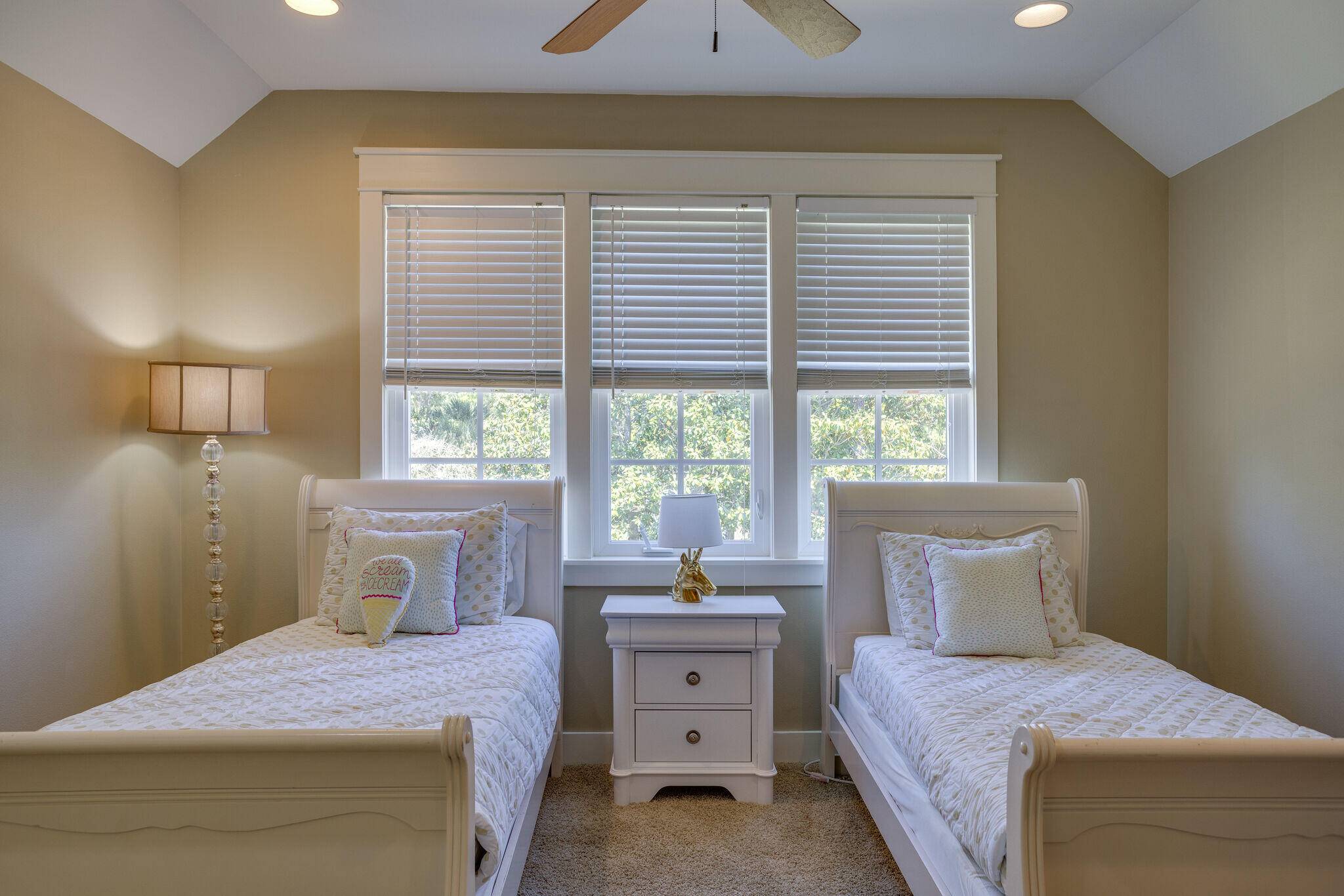BUNGALOS AT SANDESTIN - Residential