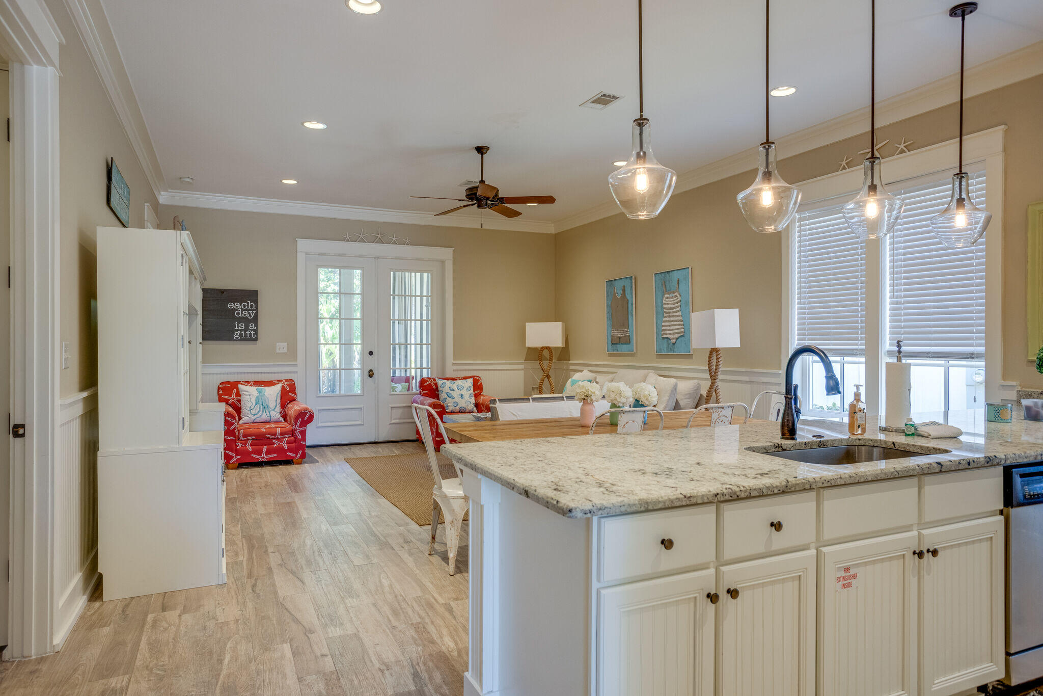 BUNGALOS AT SANDESTIN - Residential