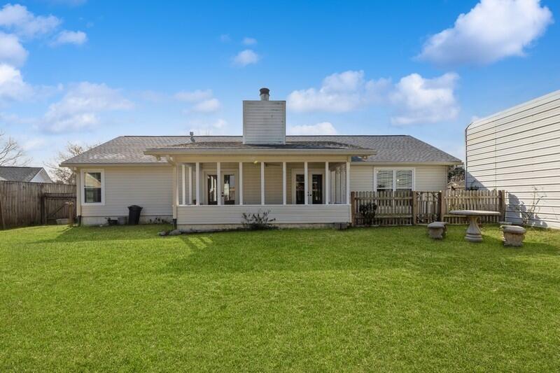 COUNTRYVIEW EST - Residential