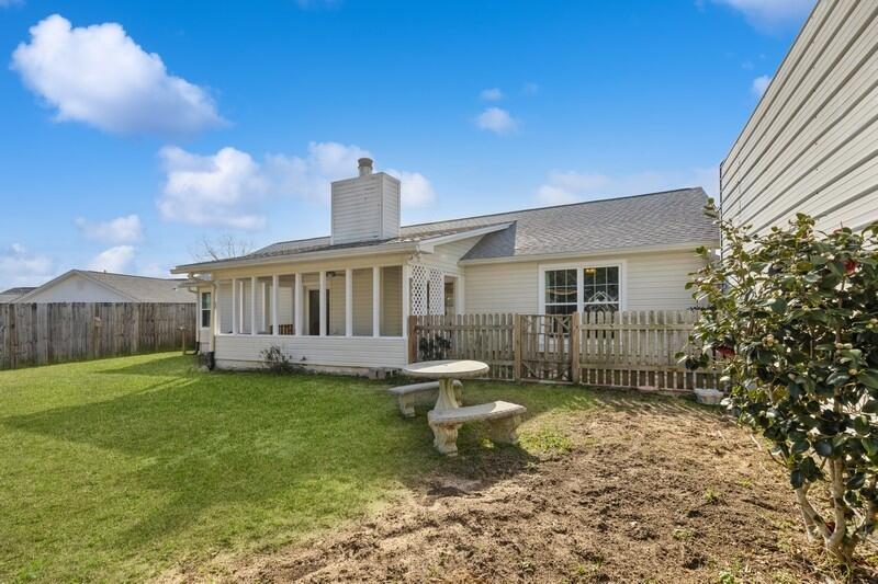 COUNTRYVIEW EST - Residential