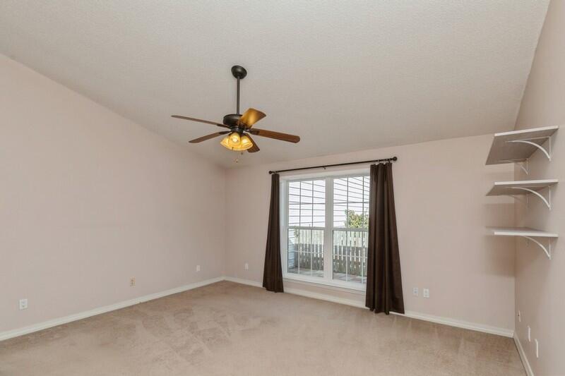 COUNTRYVIEW EST - Residential