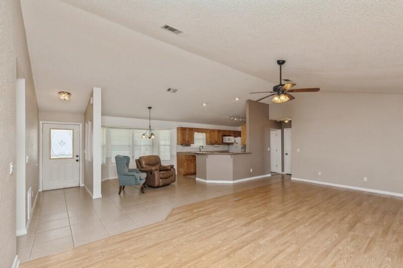 COUNTRYVIEW EST - Residential