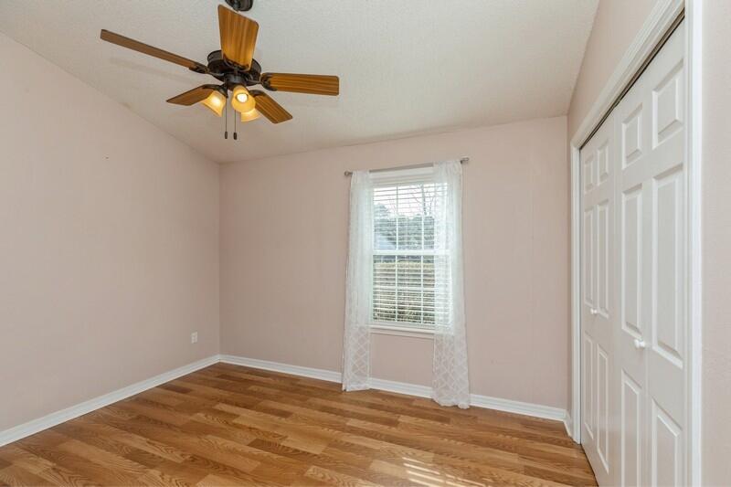 COUNTRYVIEW EST - Residential