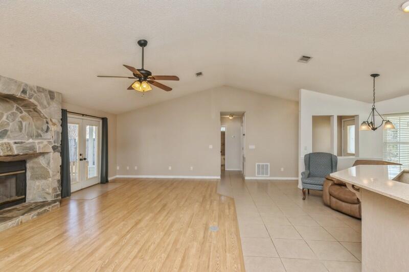 COUNTRYVIEW EST - Residential