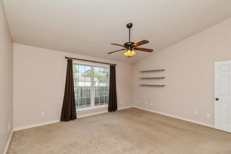 COUNTRYVIEW EST - Residential