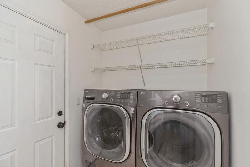 COUNTRYVIEW EST - Residential