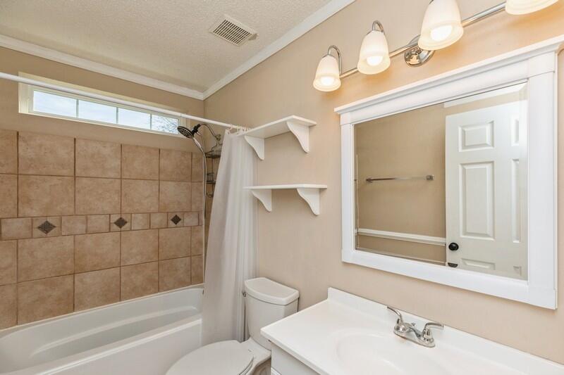 COUNTRYVIEW EST - Residential