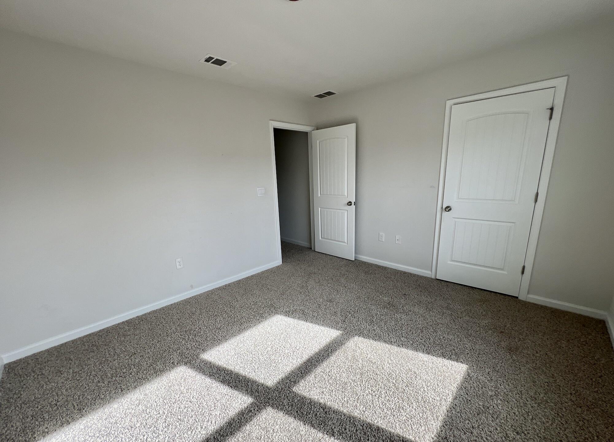 LAKERIDGE EST - Residential