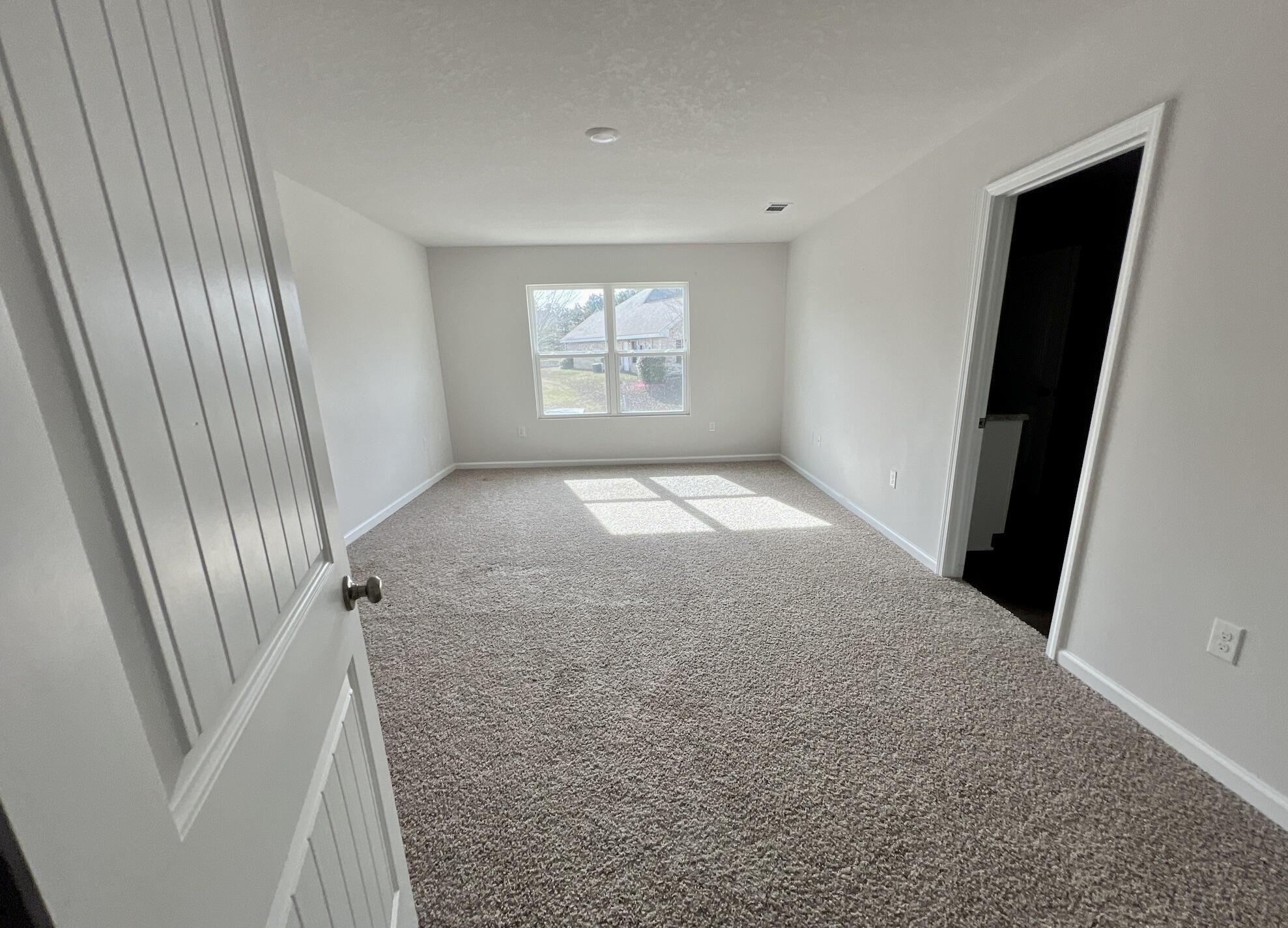 LAKERIDGE EST - Residential