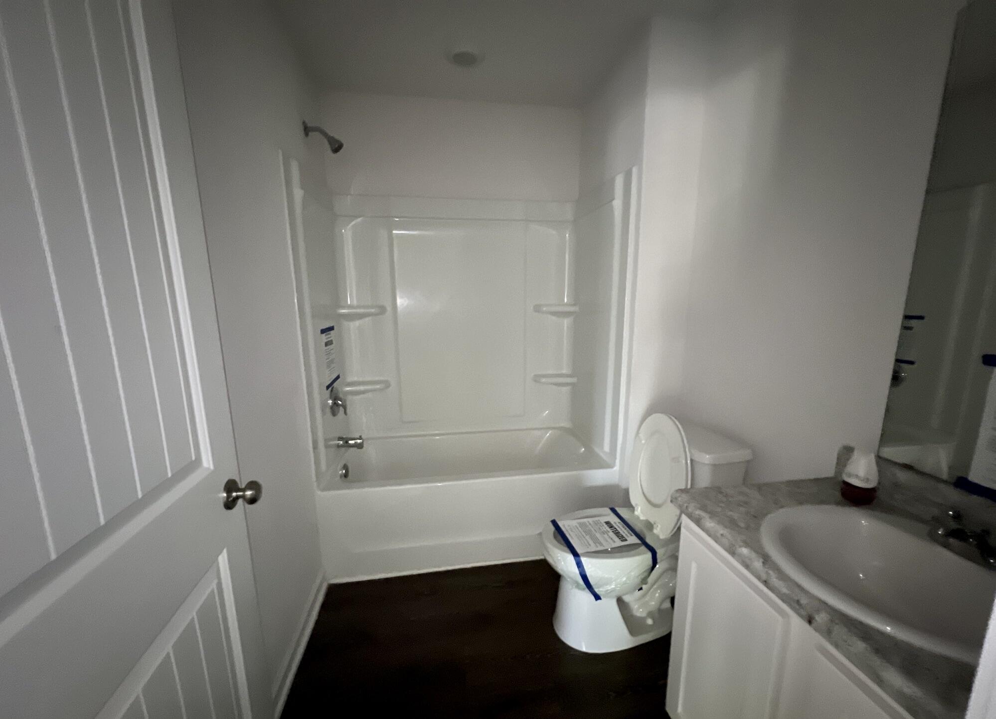 LAKERIDGE EST - Residential