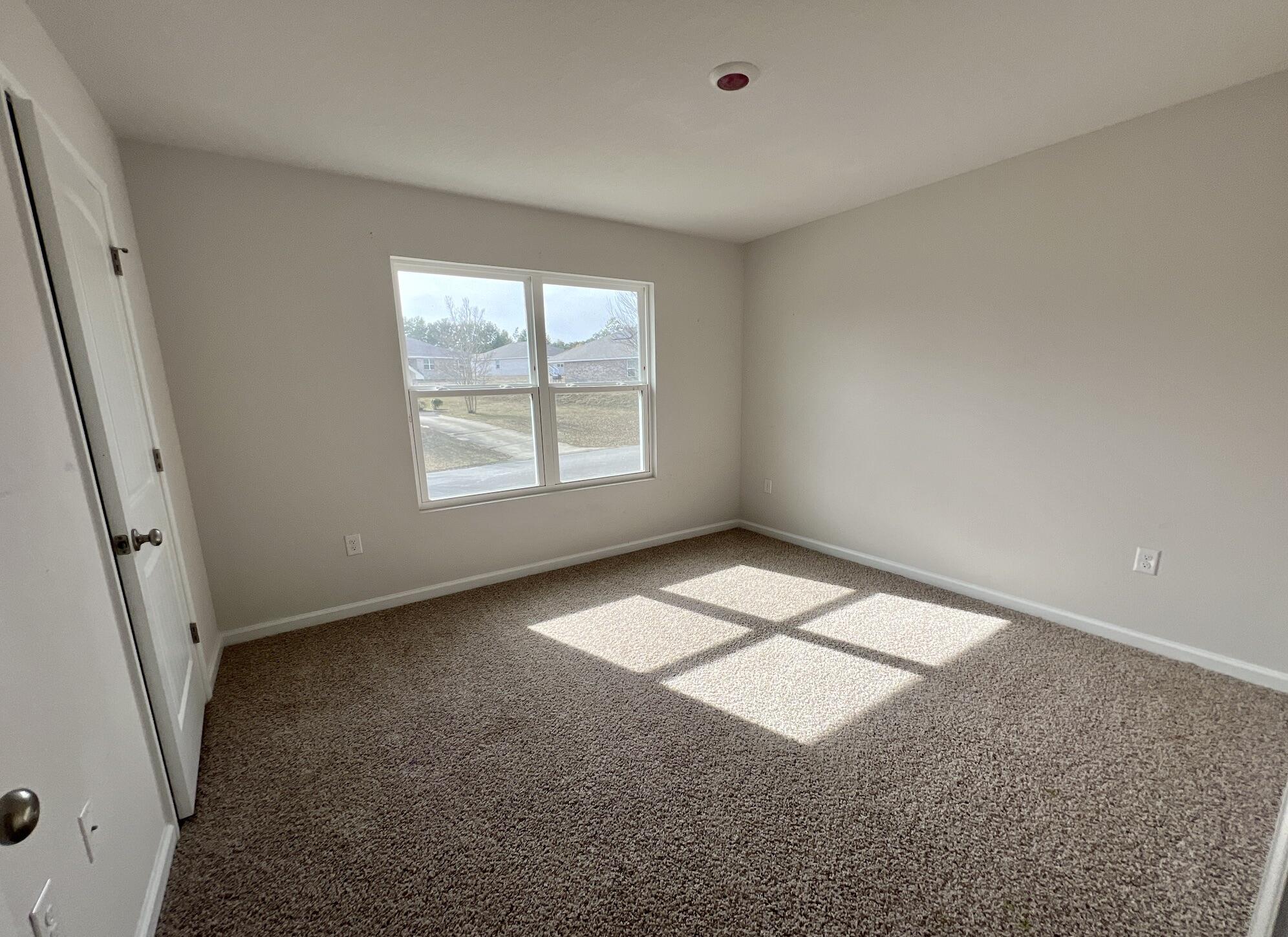 LAKERIDGE EST - Residential