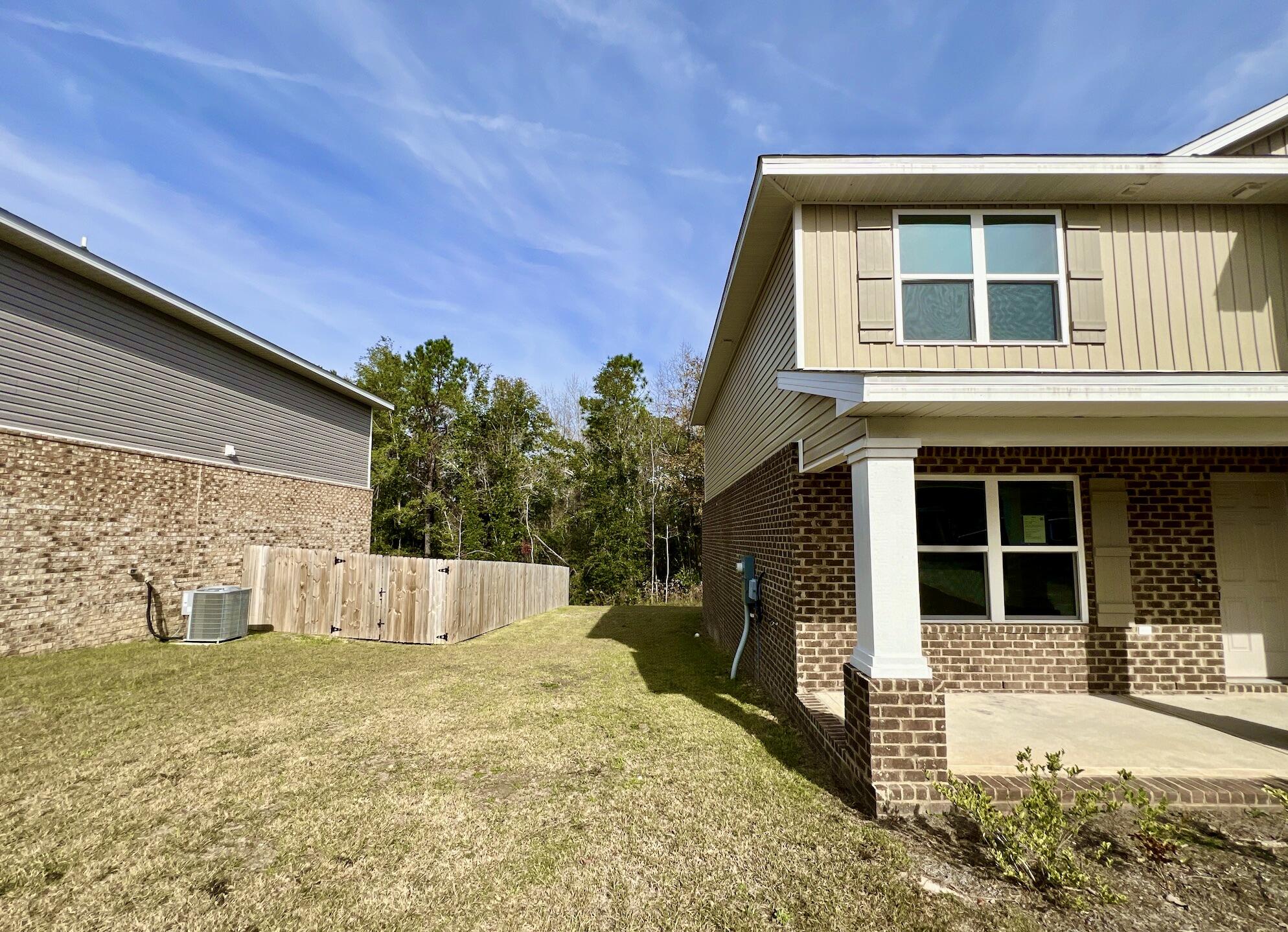 LAKERIDGE EST - Residential