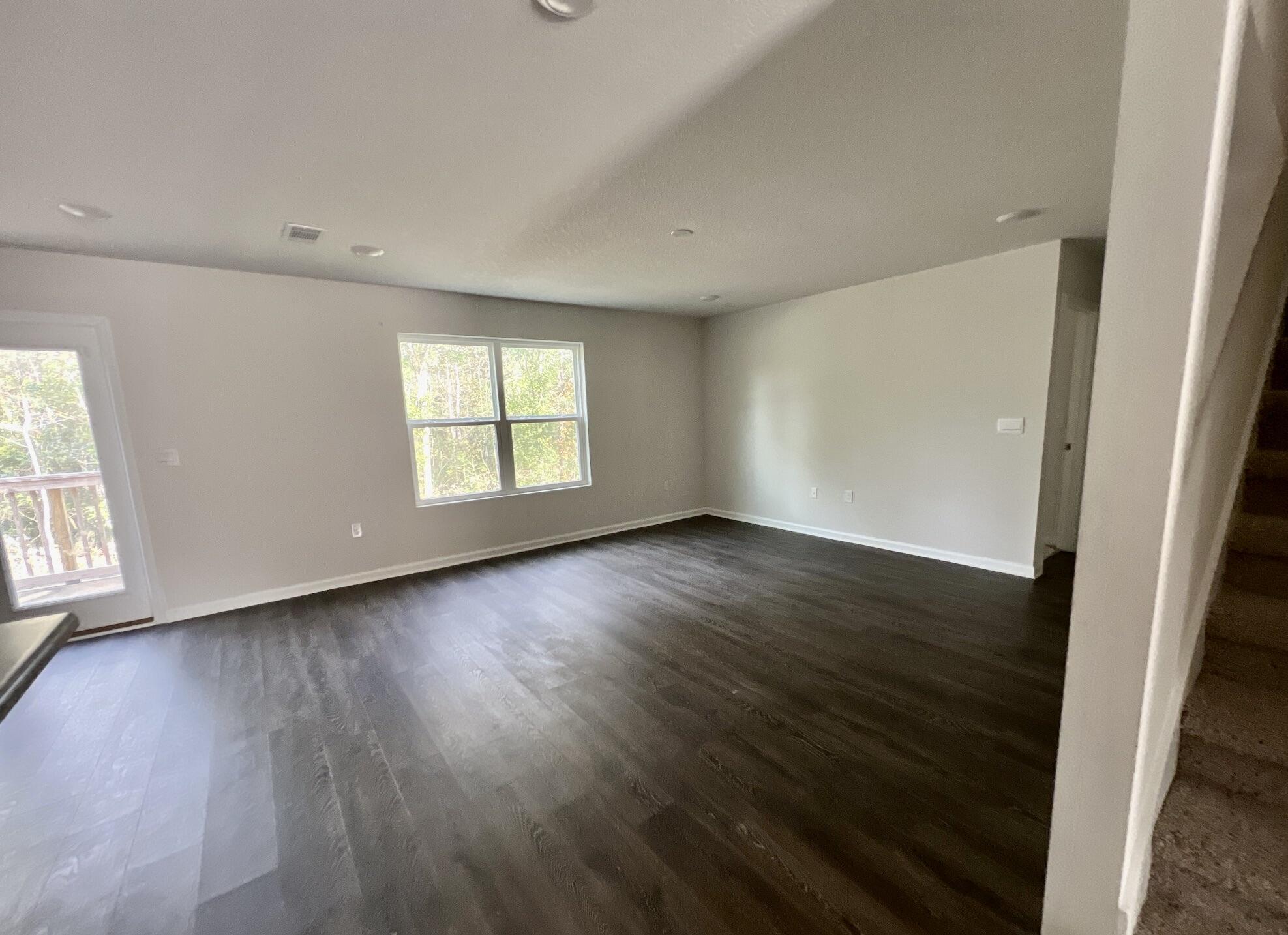 LAKERIDGE EST - Residential