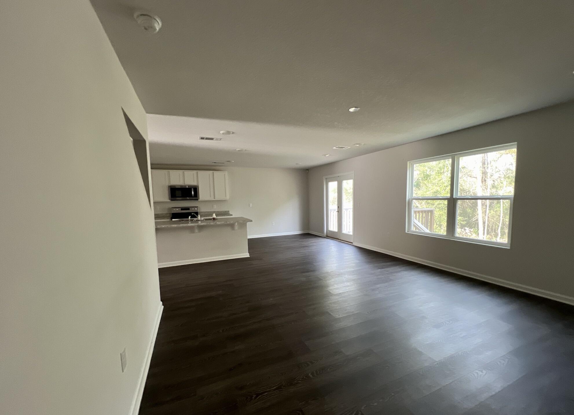 LAKERIDGE EST - Residential