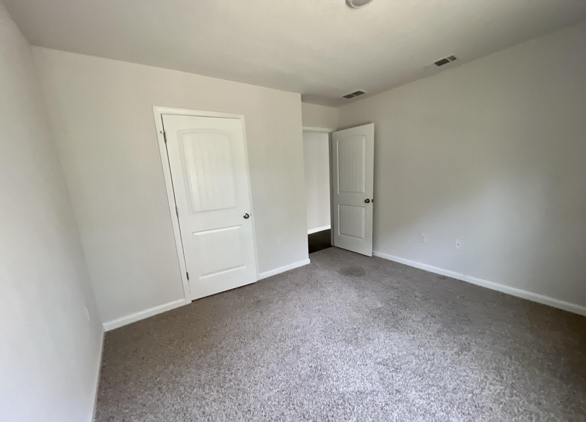 LAKERIDGE EST - Residential