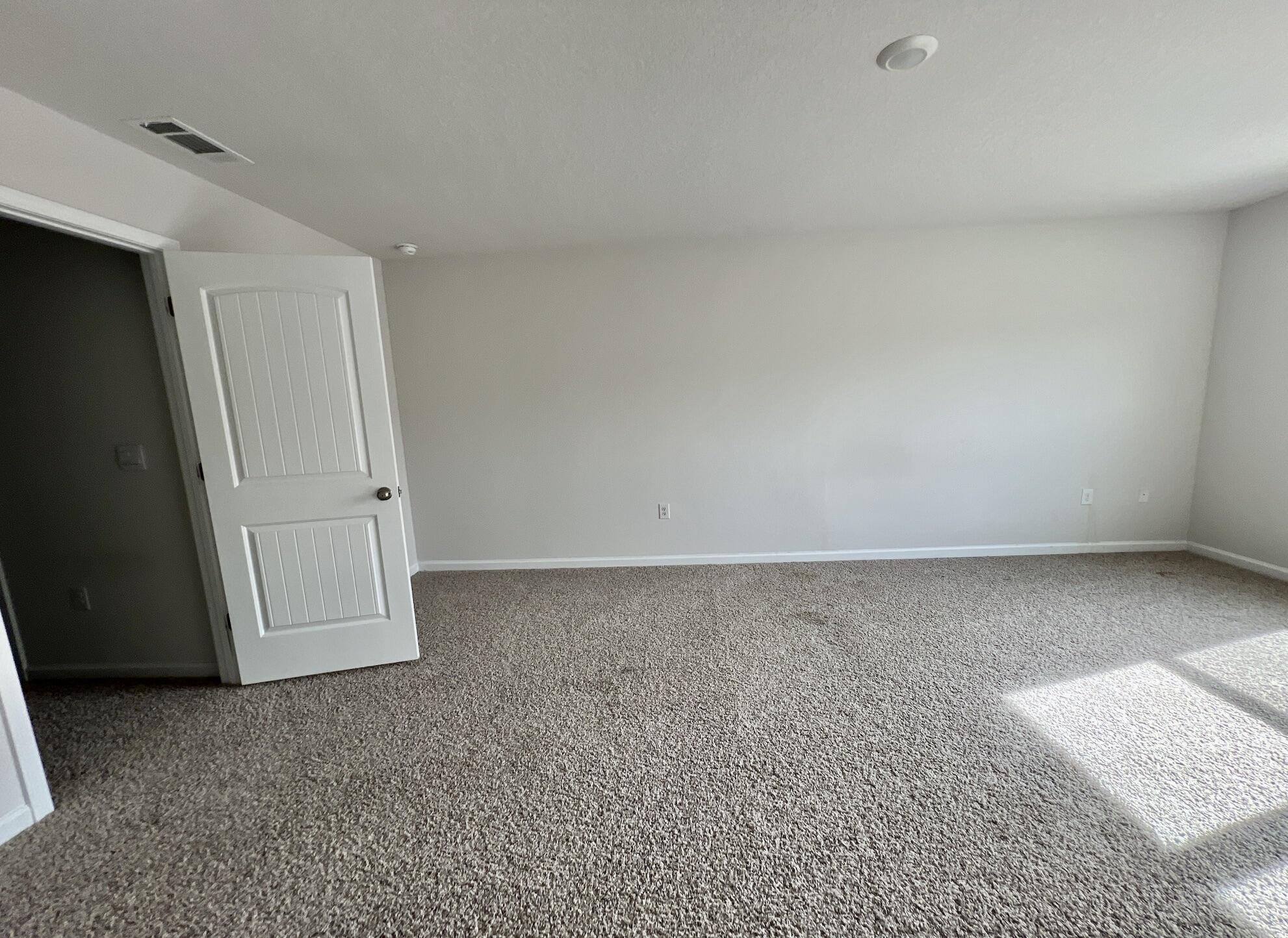 LAKERIDGE EST - Residential