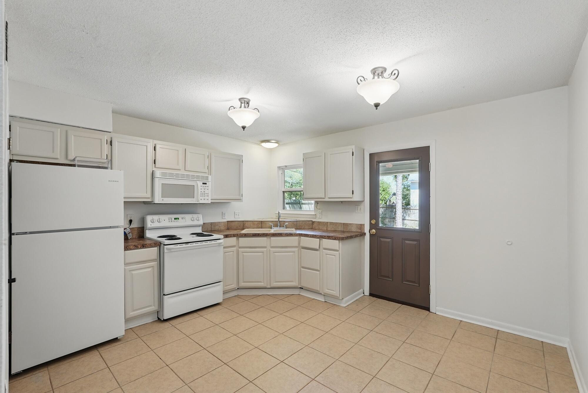 CRESTVIEW HEIGHTS - Residential