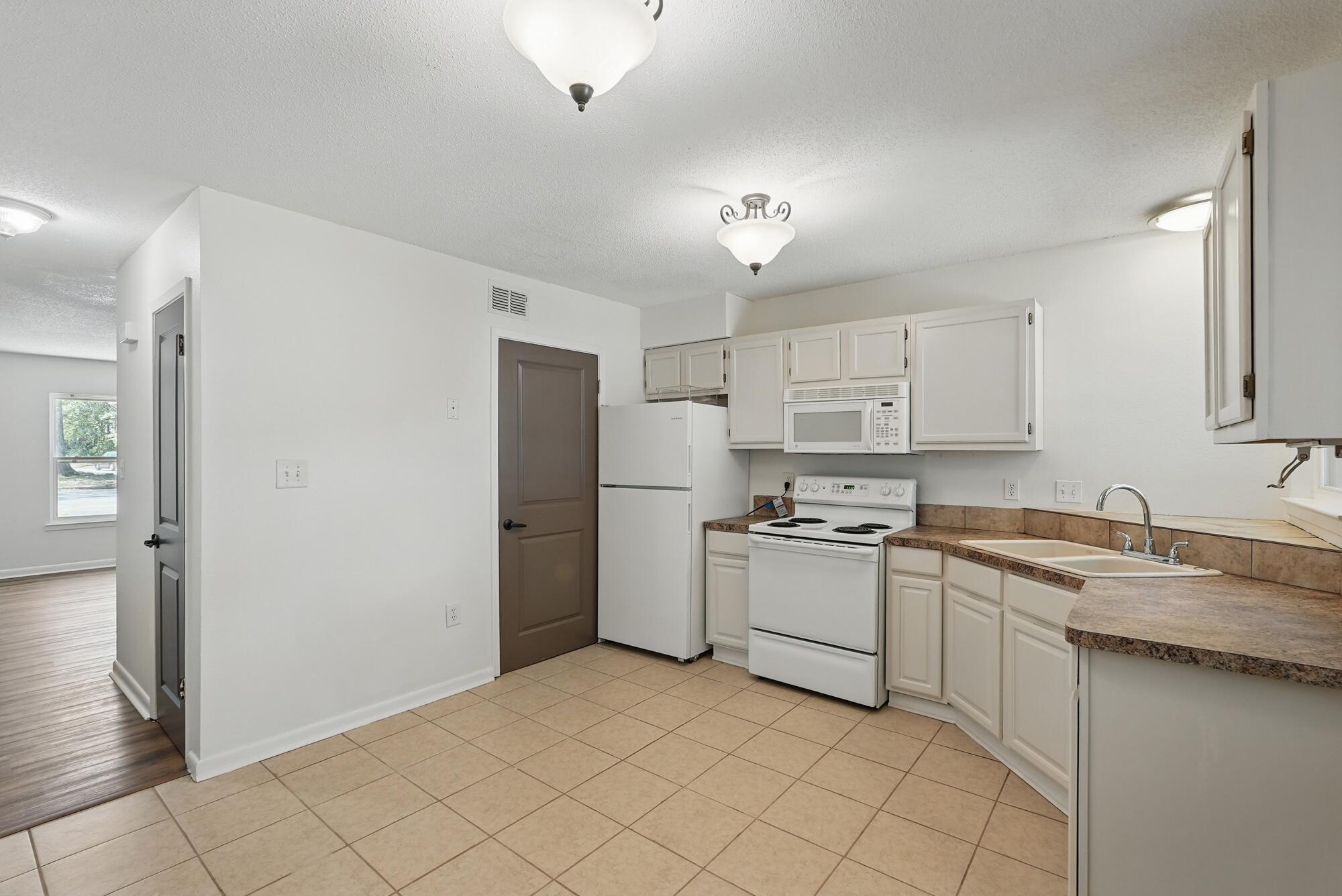 CRESTVIEW HEIGHTS - Residential