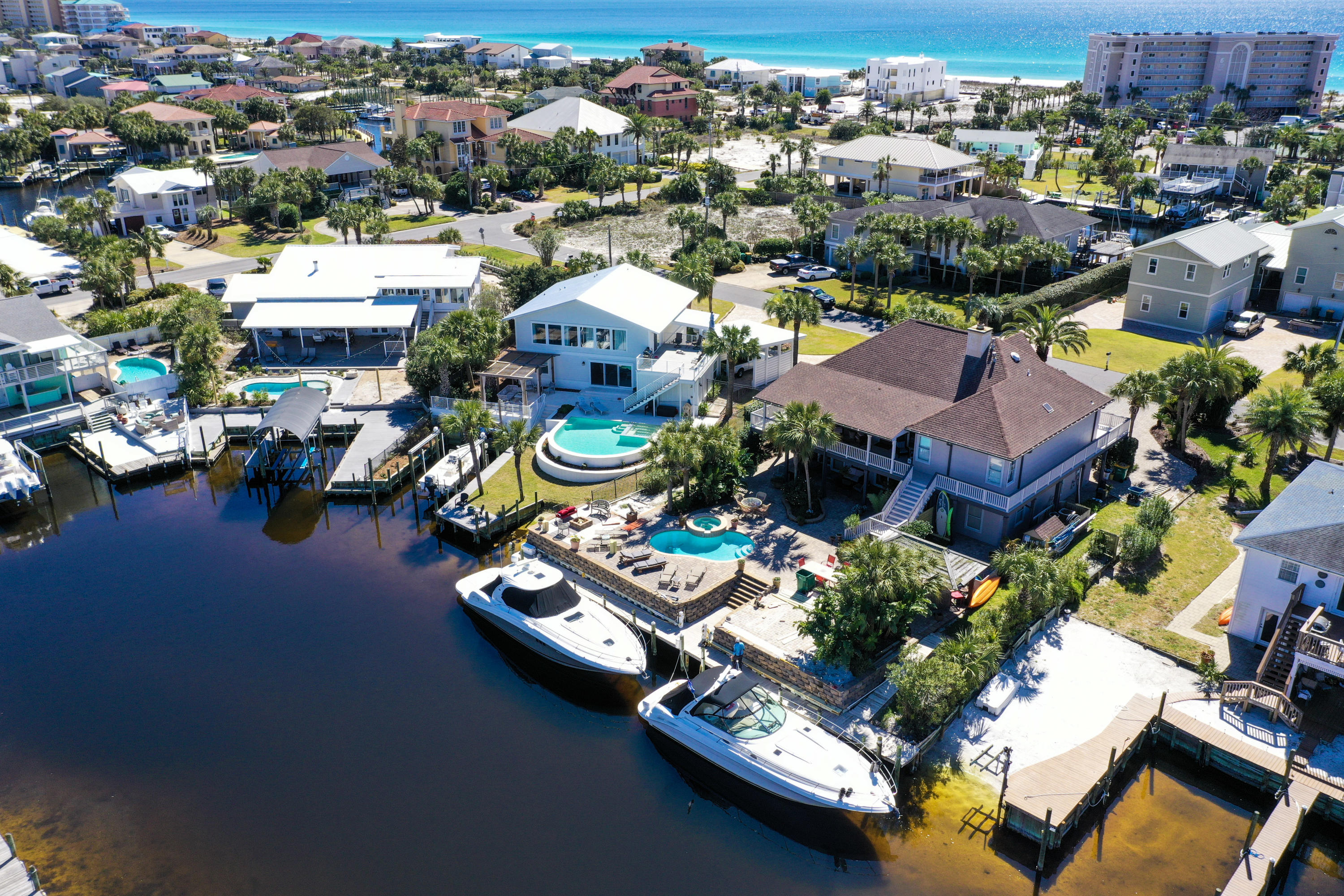 HOLIDAY ISLE - Residential