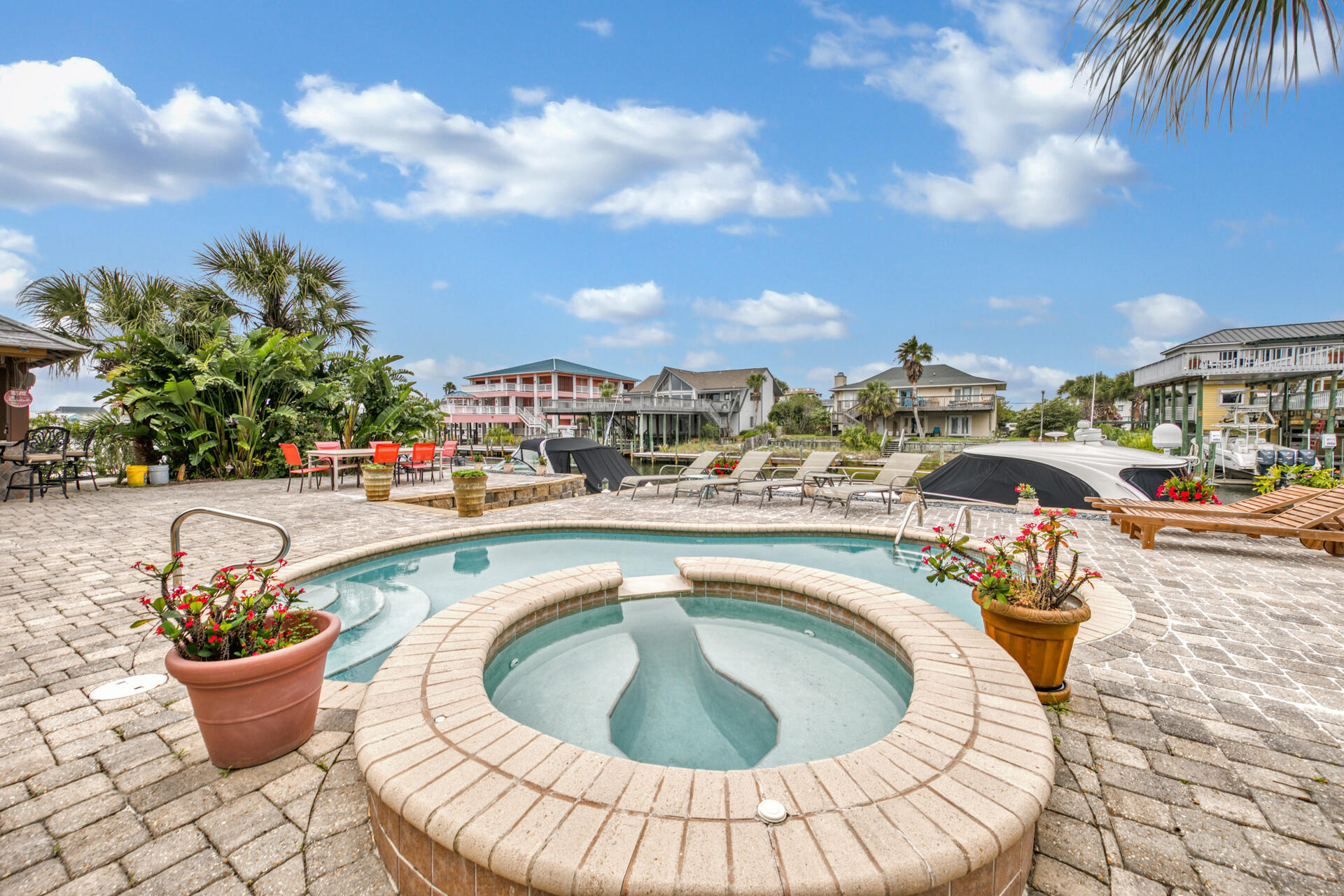 HOLIDAY ISLE - Residential