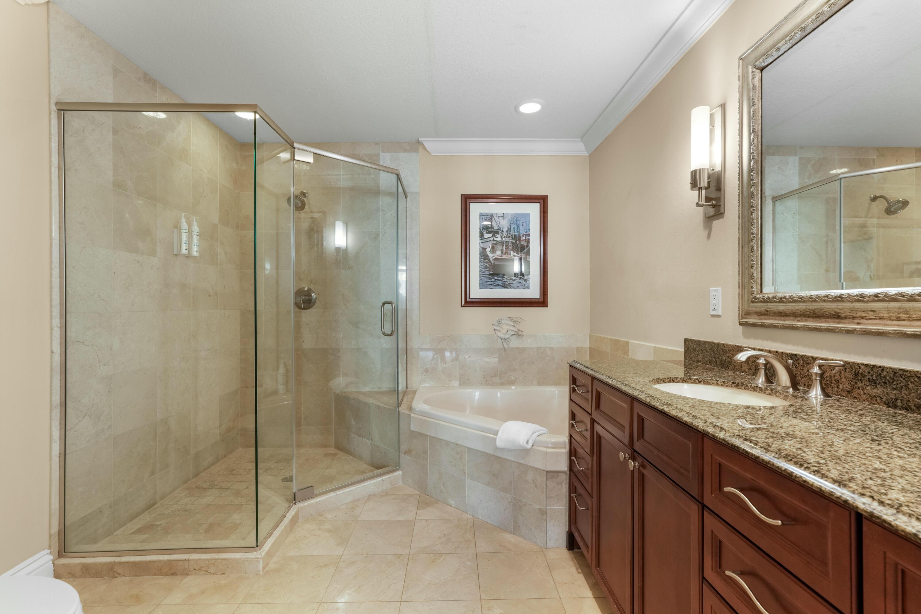 EMERALD GRANDE - Residential