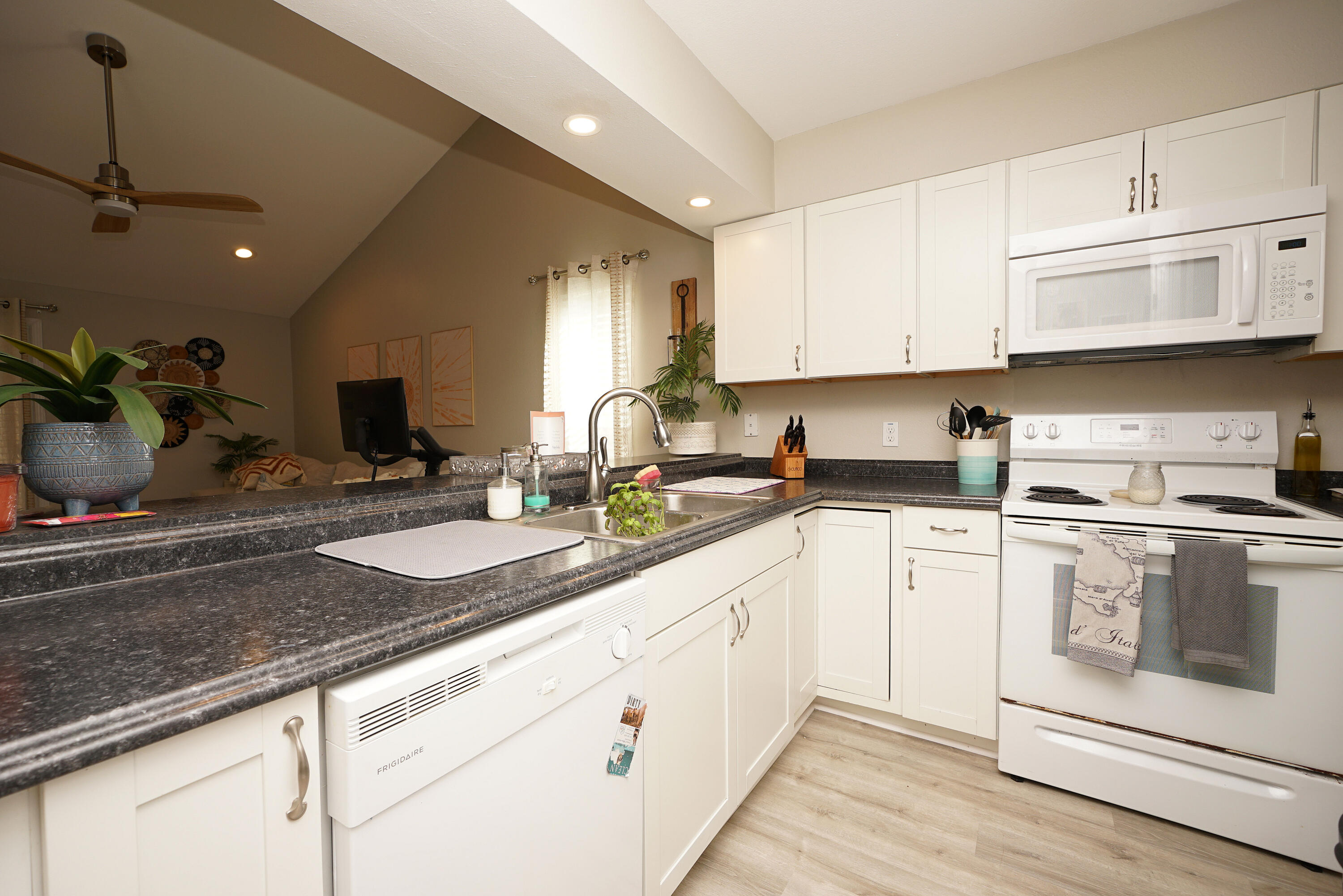 QUAIL RIDGE 1ST ADDN - Residential Lease