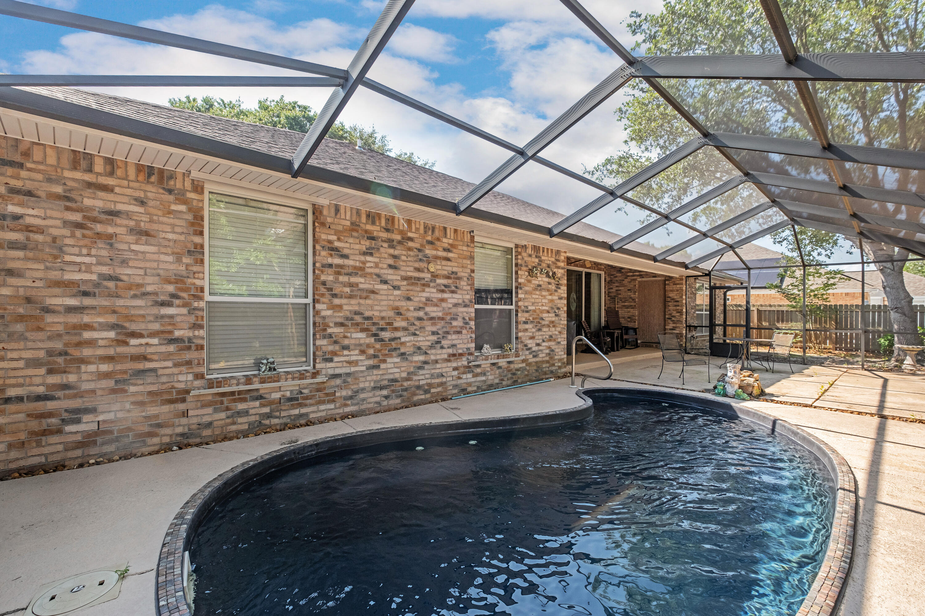 EMERALD BREEZE ESTATES - Residential