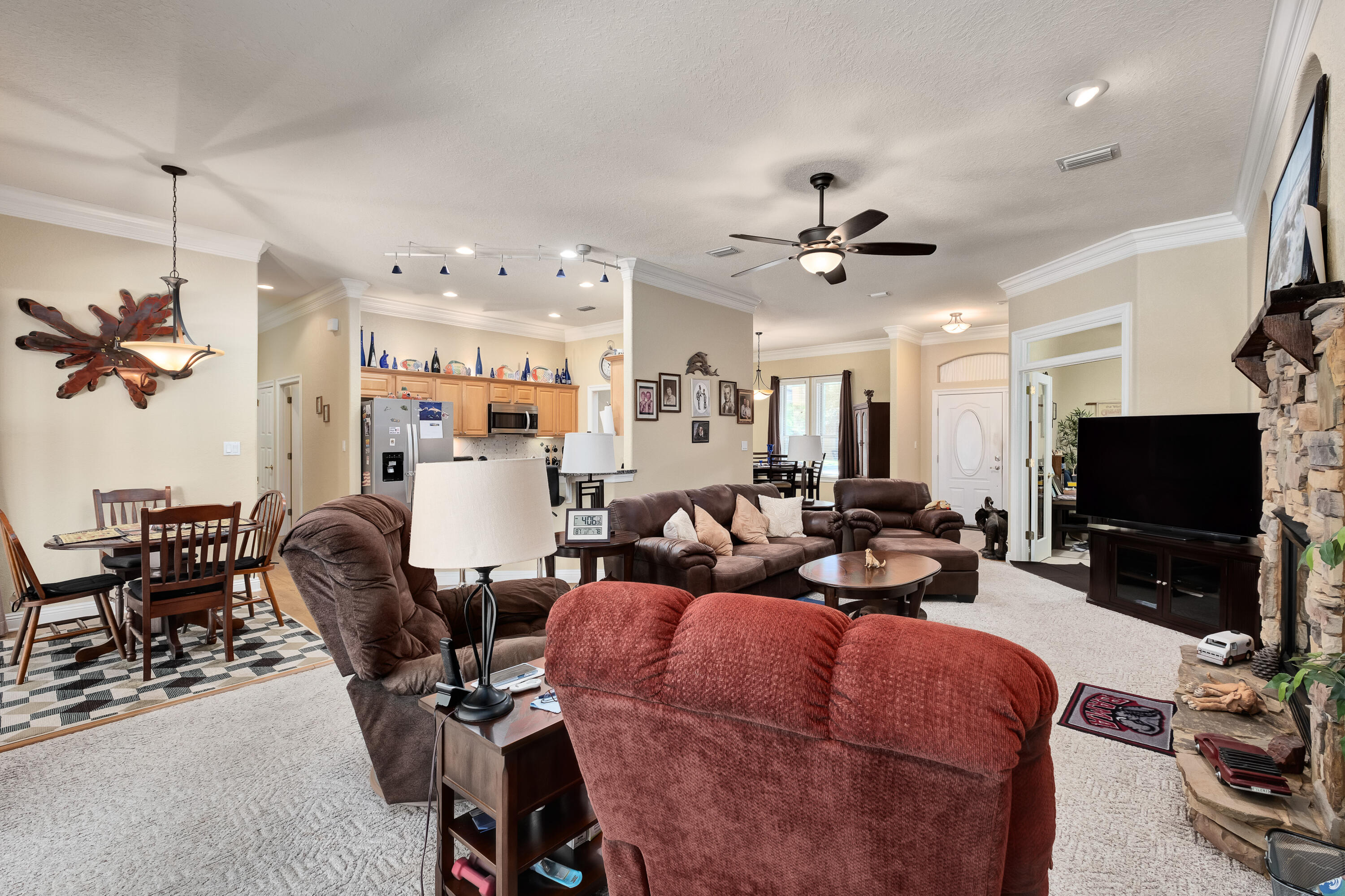 EMERALD BREEZE ESTATES - Residential