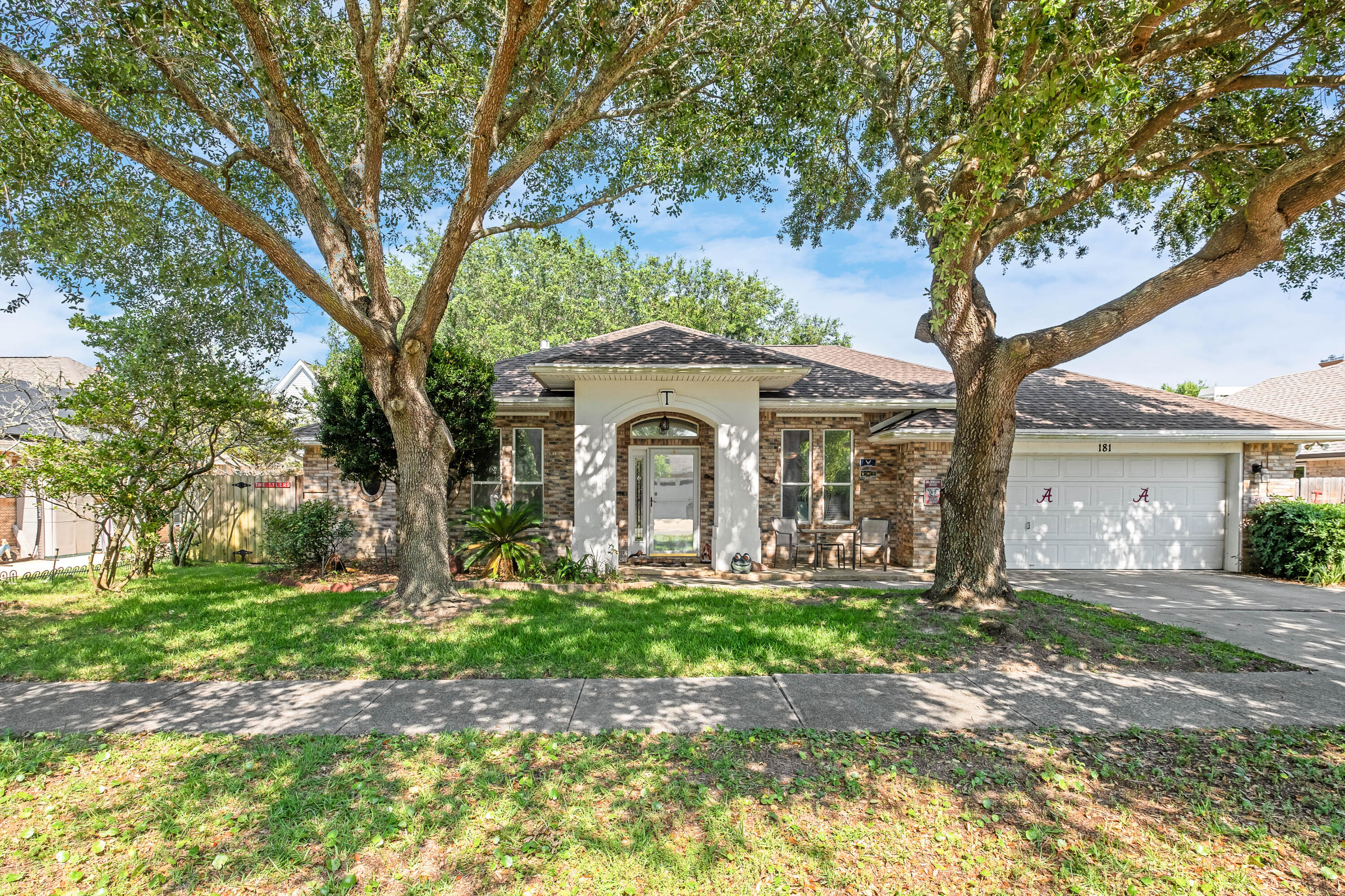 EMERALD BREEZE ESTATES - Residential