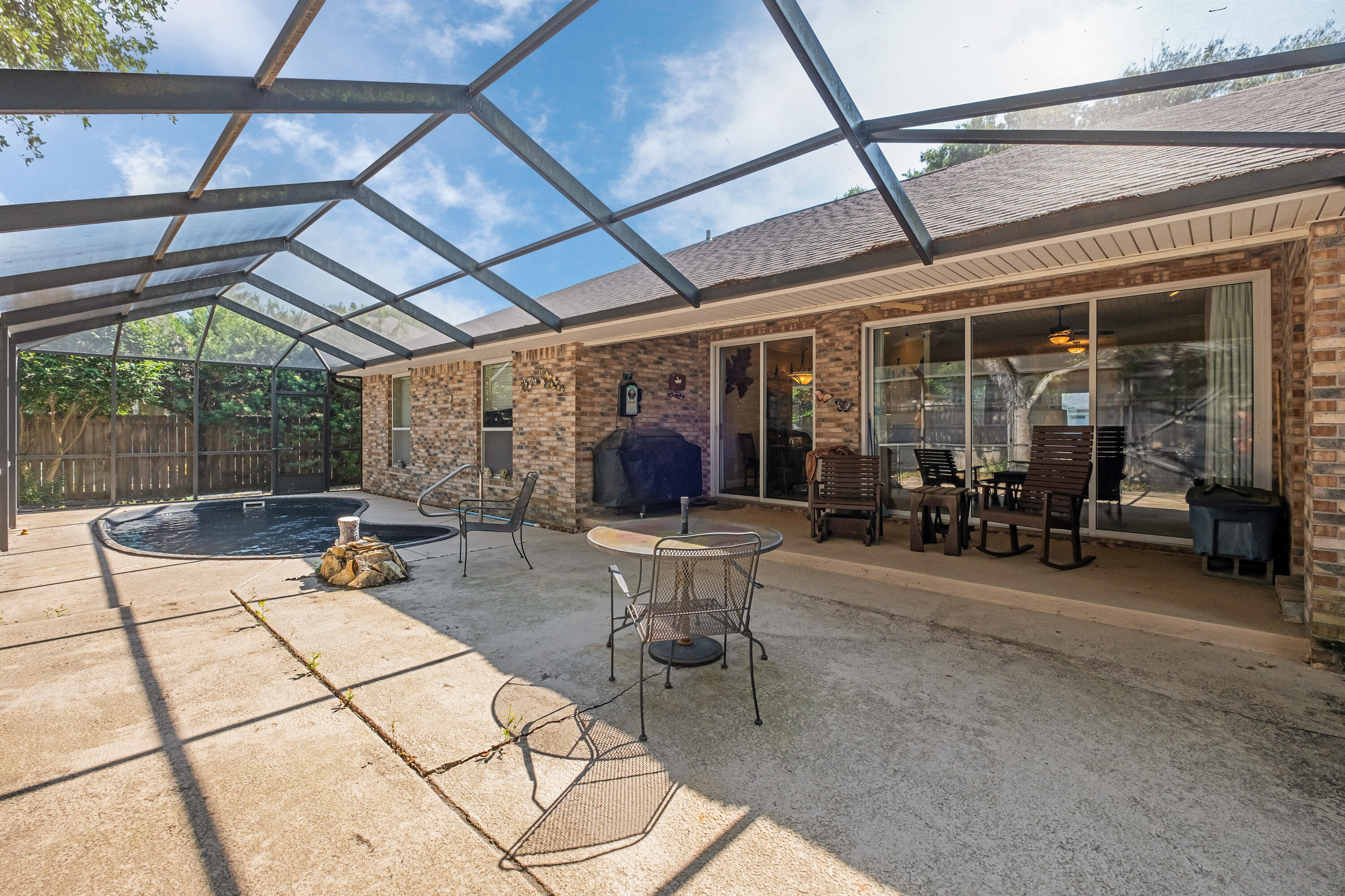 EMERALD BREEZE ESTATES - Residential